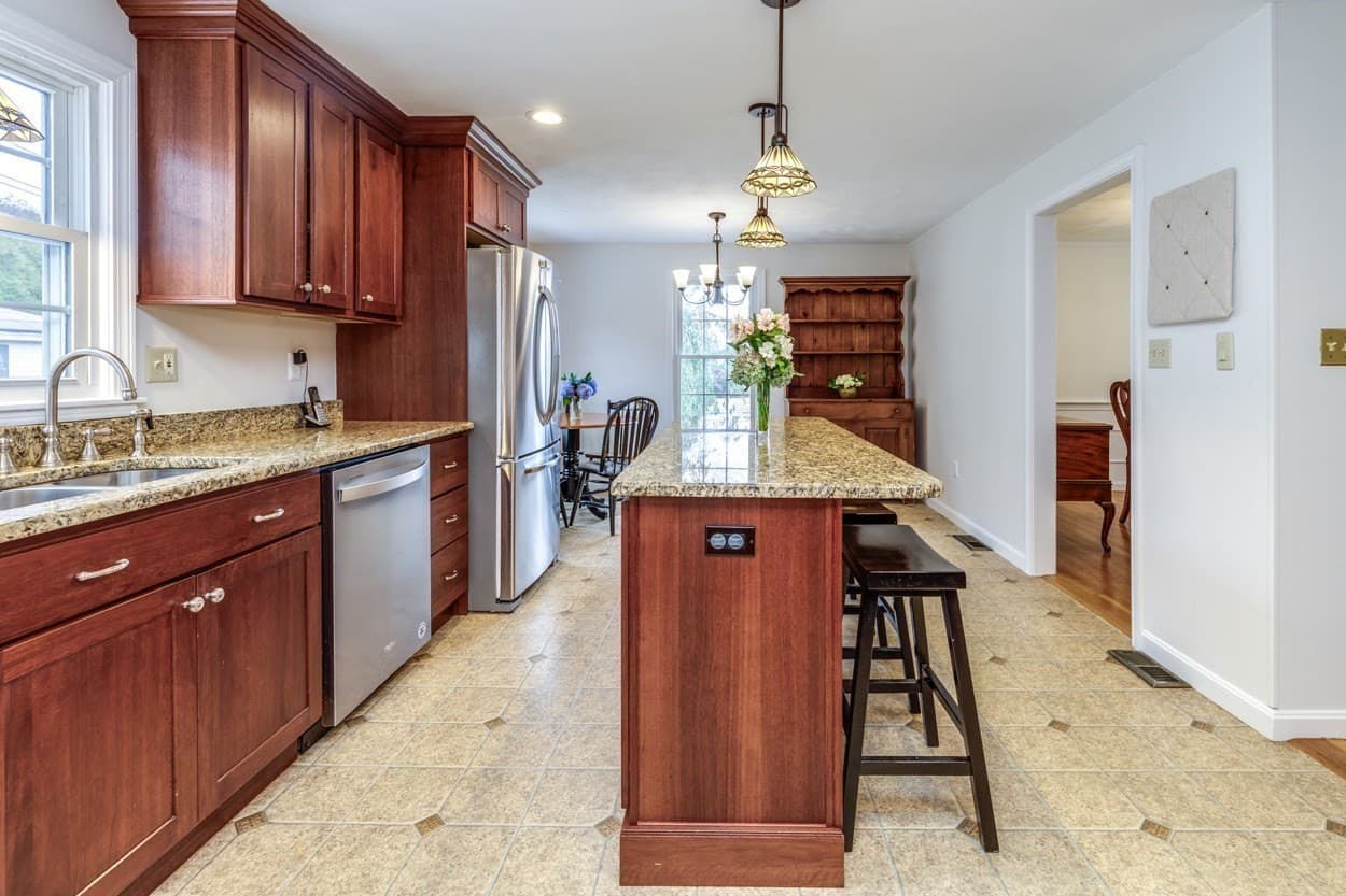 Single Family Residence at 6 Arbor Glen Ln, Methuen MA 01844, Methuen, photo 14 of 36