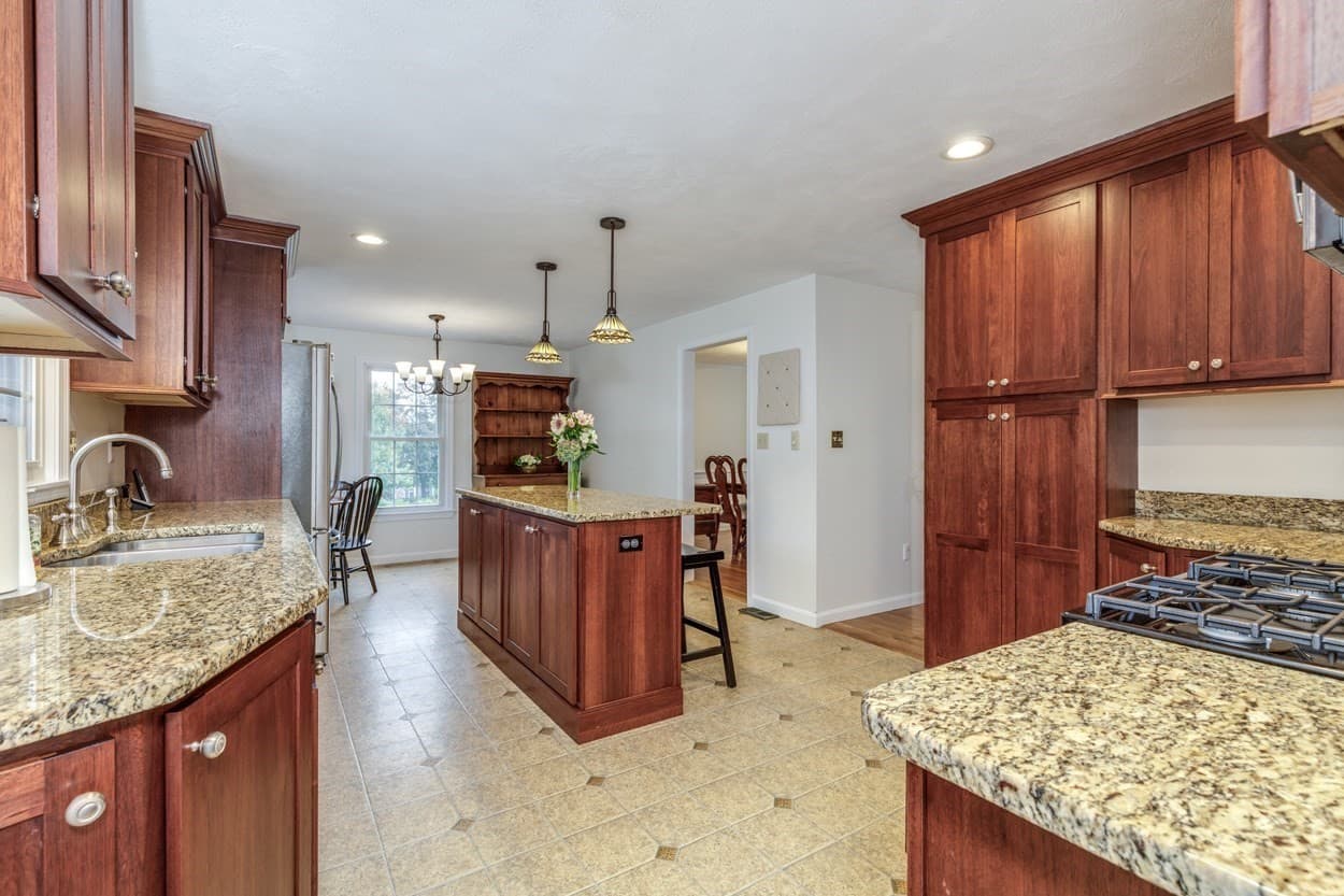 Single Family Residence at 6 Arbor Glen Ln, Methuen MA 01844, Methuen, photo 15 of 36