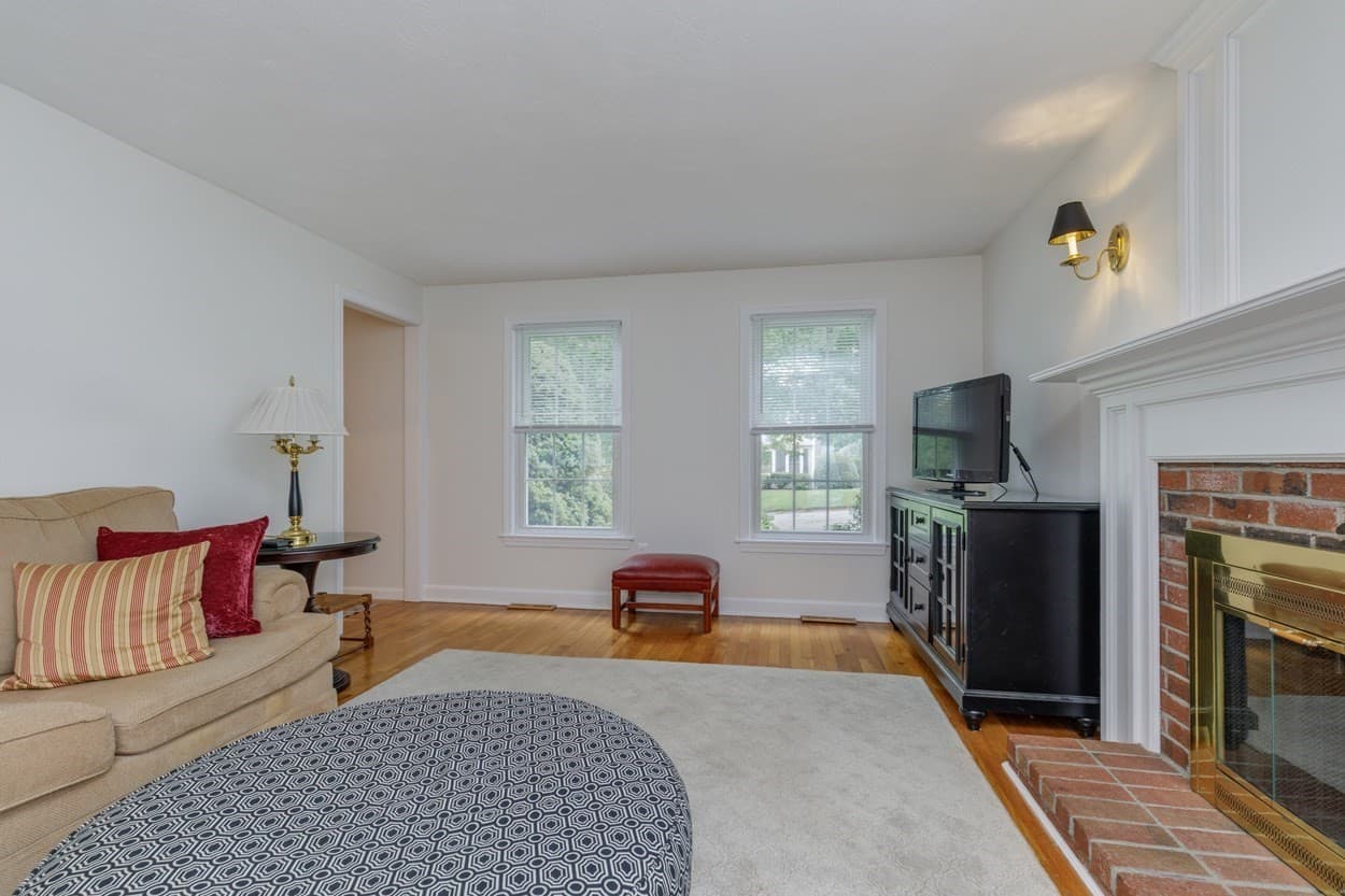 Single Family Residence at 6 Arbor Glen Ln, Methuen MA 01844, Methuen, photo 11 of 36