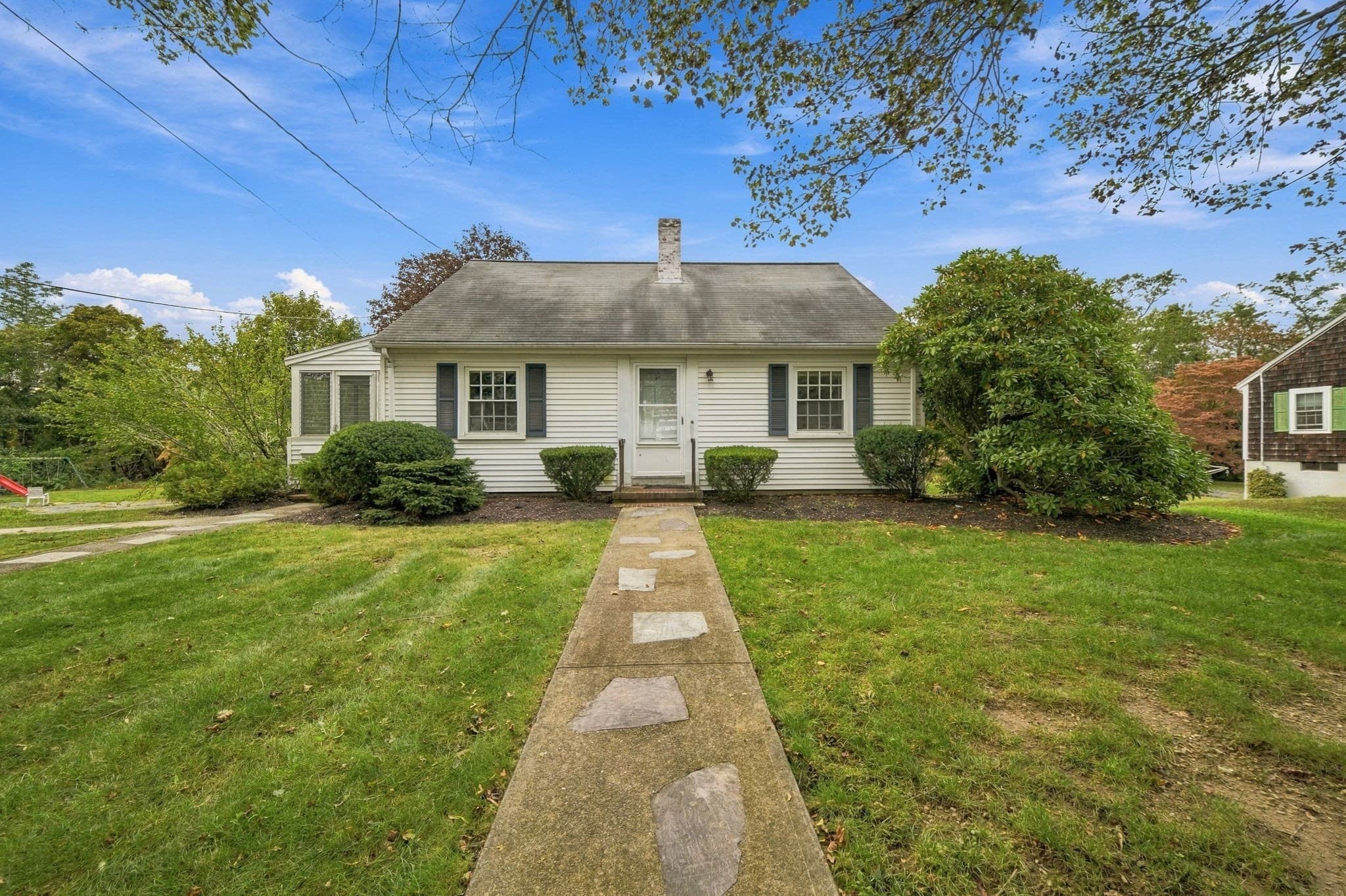 12 Riverside Dr, Kingston MA 02364