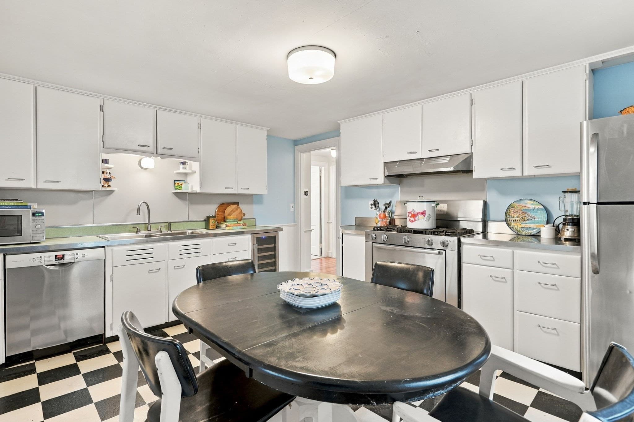 Single Family Residence at 12 Riverside Dr, Kingston MA 02364, Kingston, photo 9 of 29
