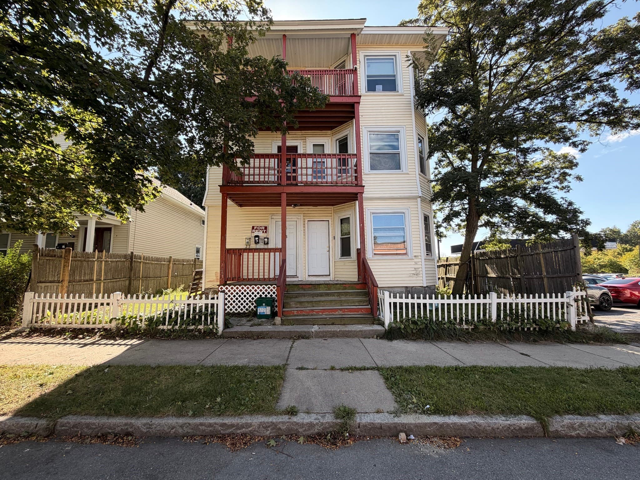 2 Shirley St, Worcester MA 01610