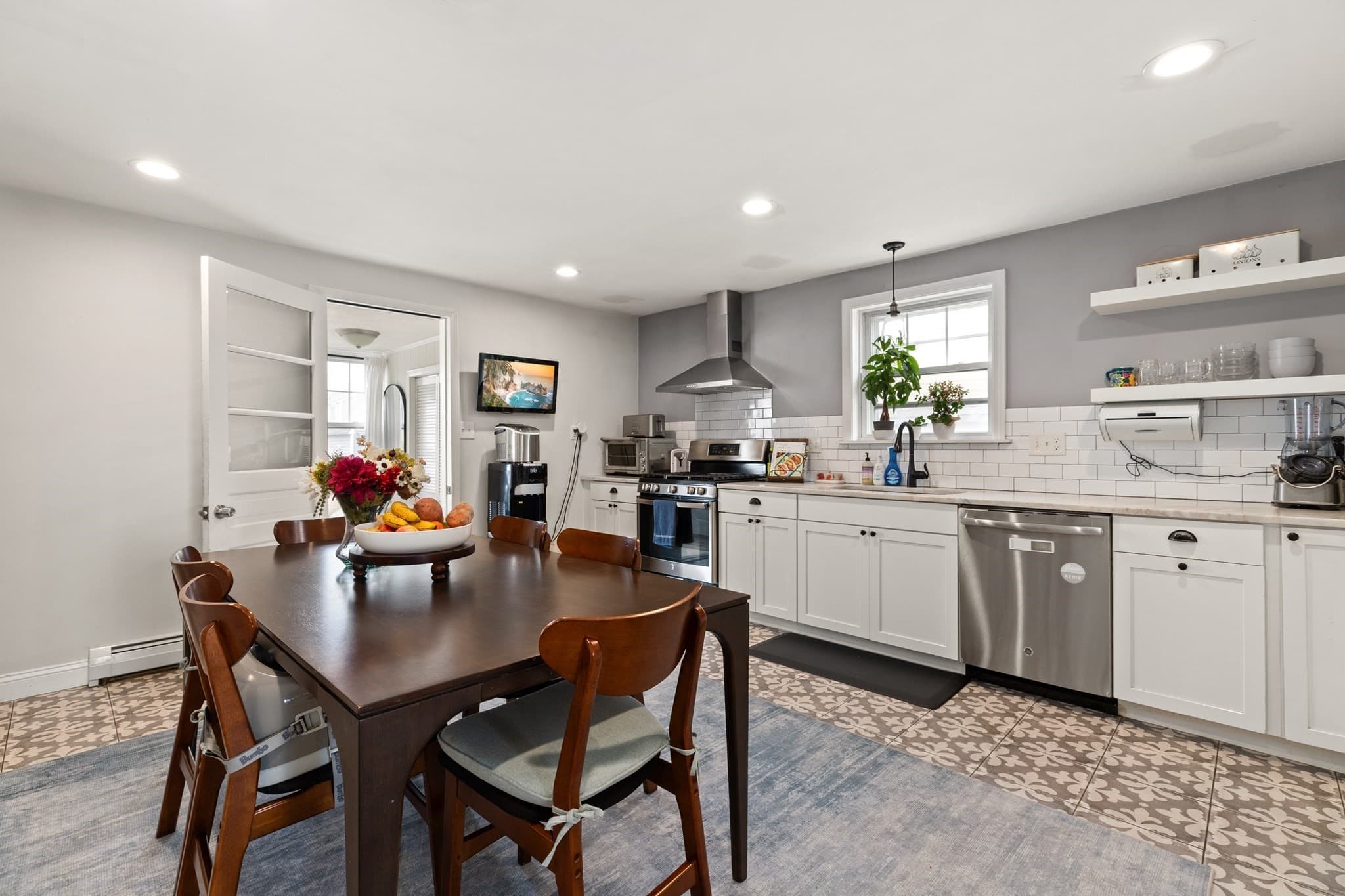 Single Family Residence at 129 Strandway, Winthrop MA 02152, Winthrop, photo 6 of 34