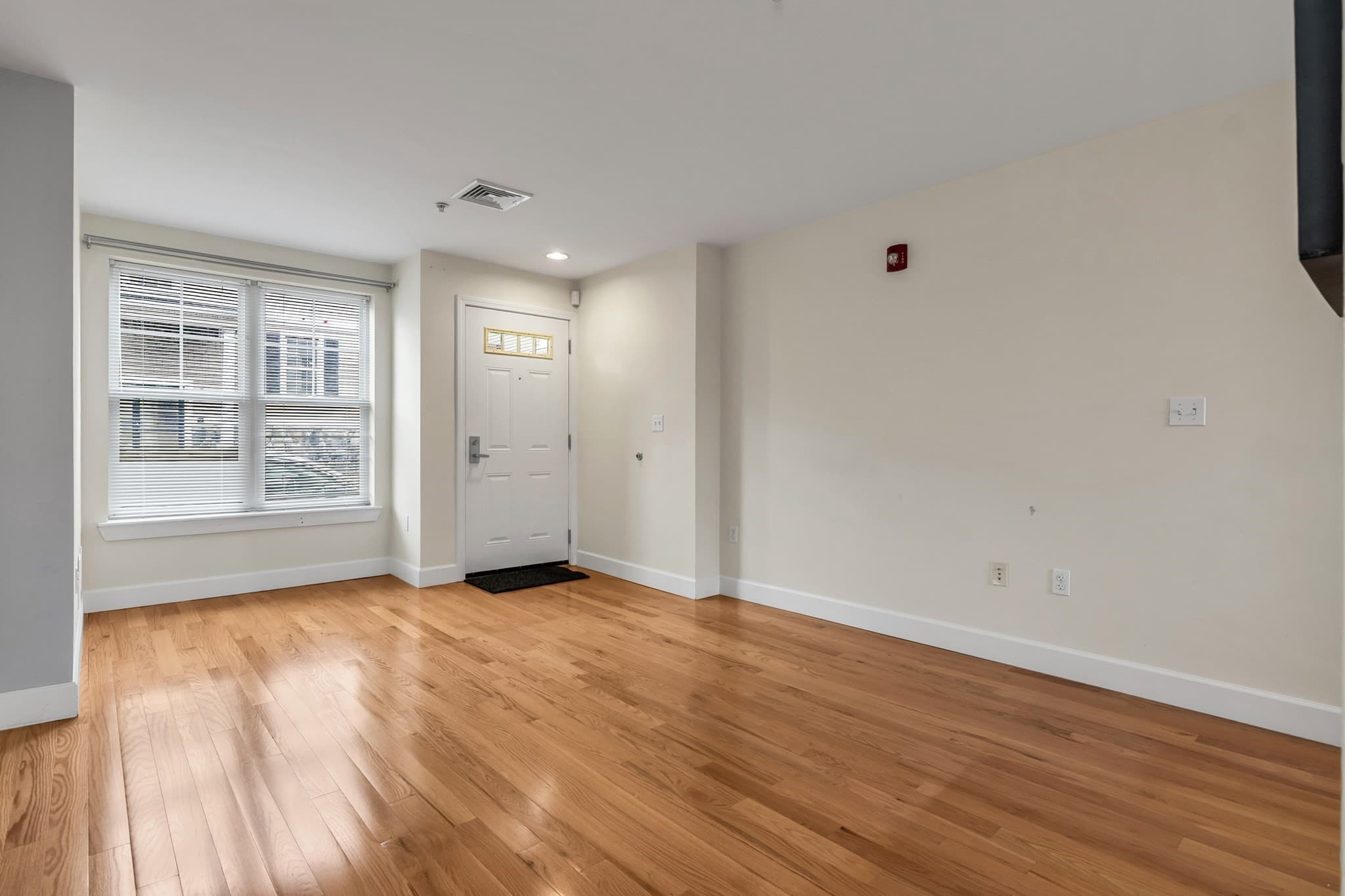 Condominium at 120 Library Street # 120, Chelsea MA 02150, Chelsea, photo 2 of 32