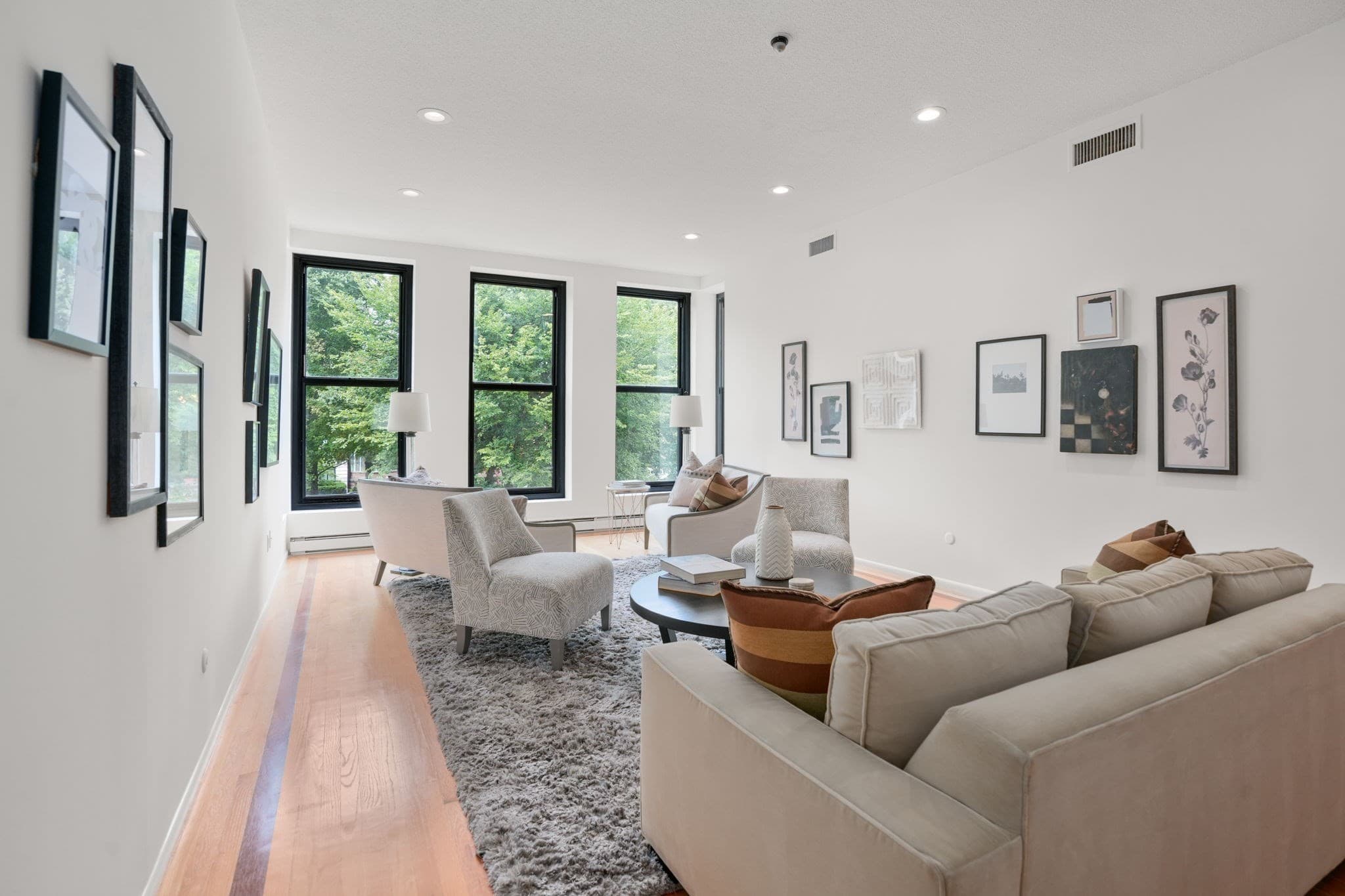 Condominium at 160 Commonwealth Avenue # 218, Boston MA 02116, Boston, photo 2 of 28