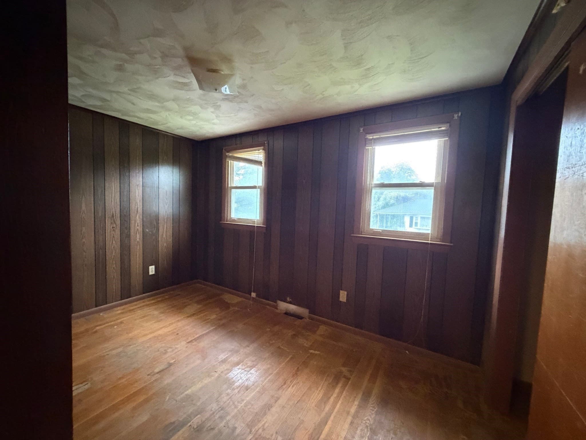 Single Family Residence at 27 Dillon St, Worcester MA 01604, Worcester, photo 13 of 34