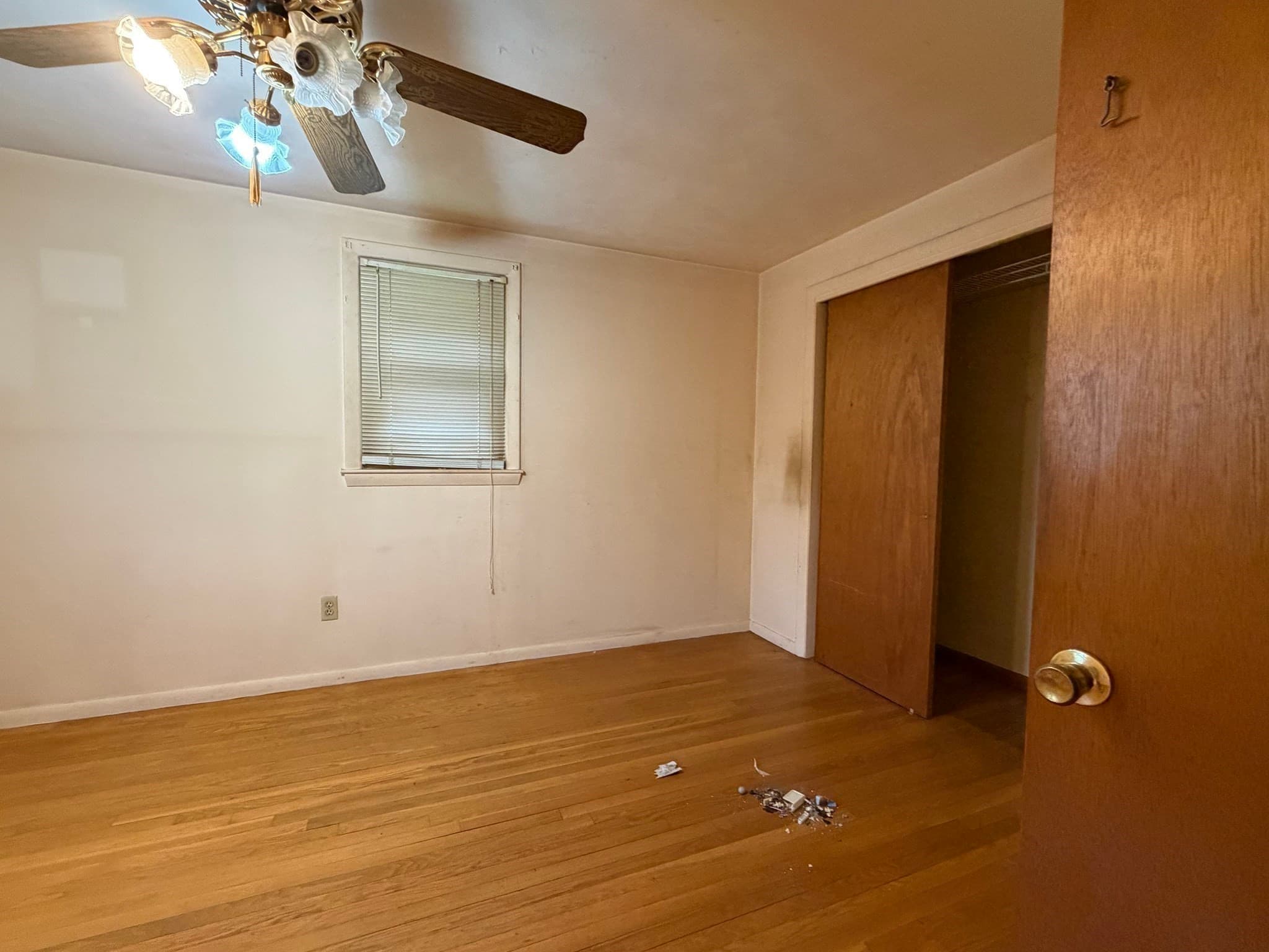 Single Family Residence at 27 Dillon St, Worcester MA 01604, Worcester, photo 12 of 34