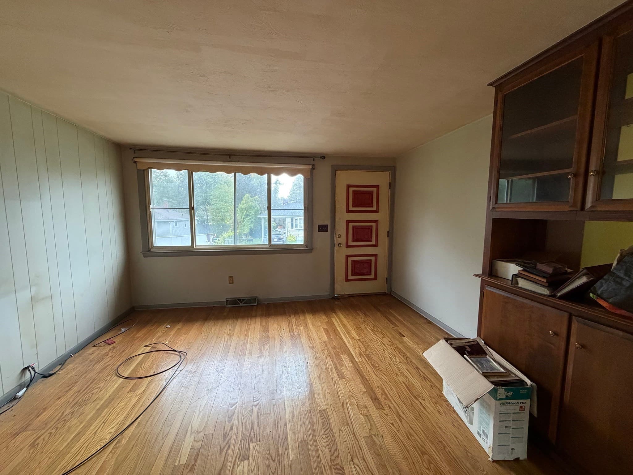 Single Family Residence at 27 Dillon St, Worcester MA 01604, Worcester, photo 9 of 34