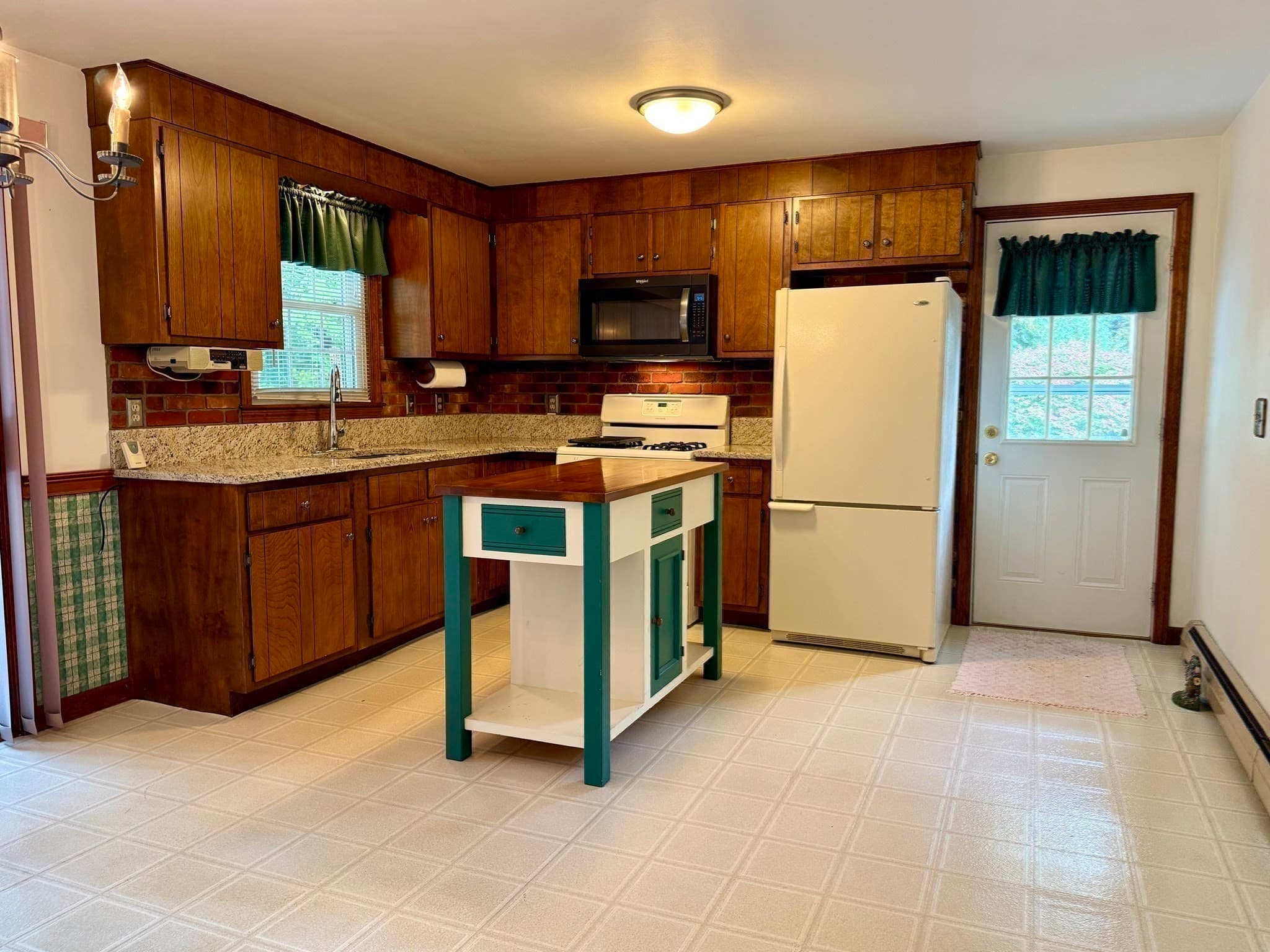 Single Family Residence at 66 Debbie Dr, Leominster MA 01453, Leominster, photo 16 of 42