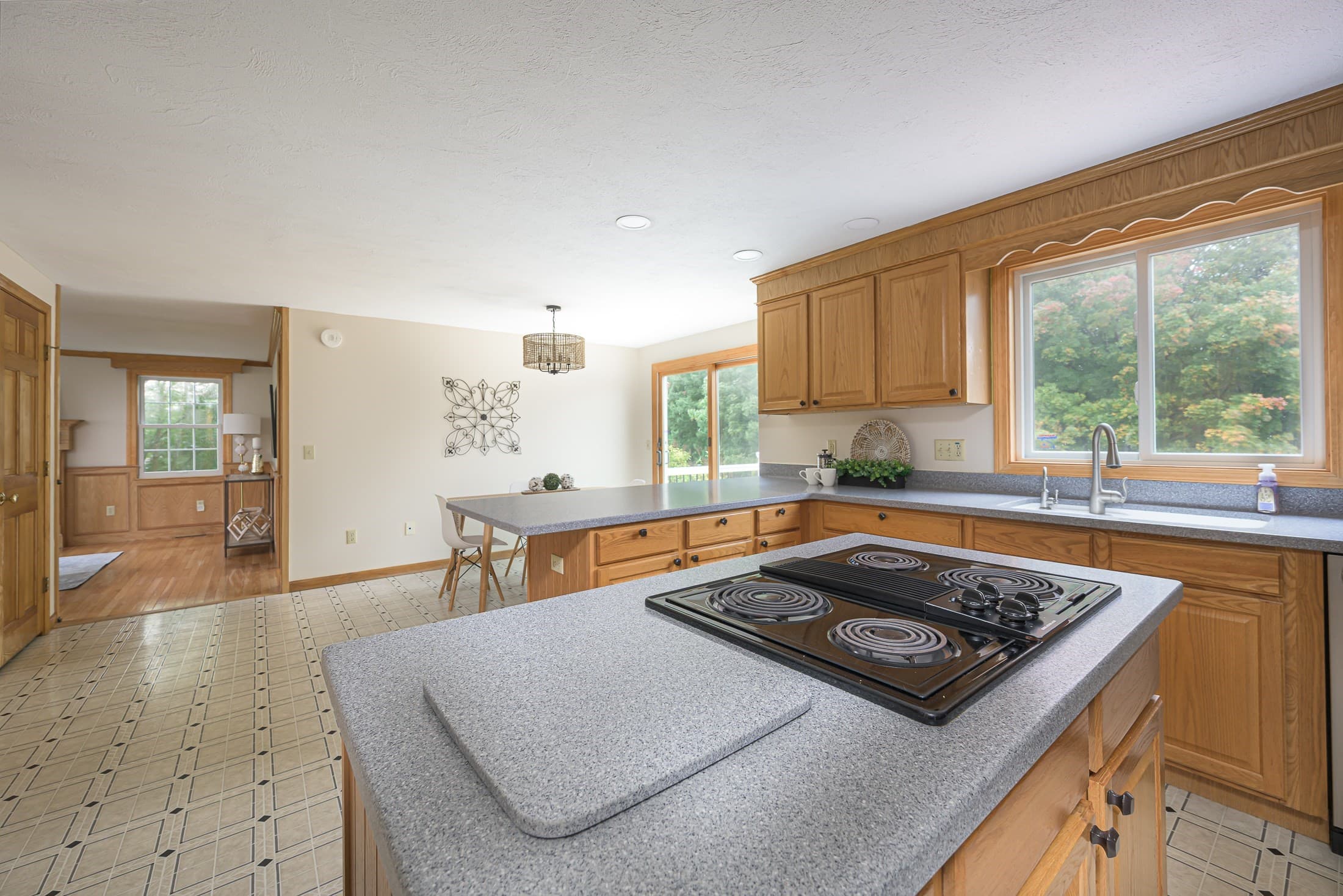 Single Family Residence at 49 Fieldstone Dr, Gardner MA 01440, Gardner, photo 17 of 38