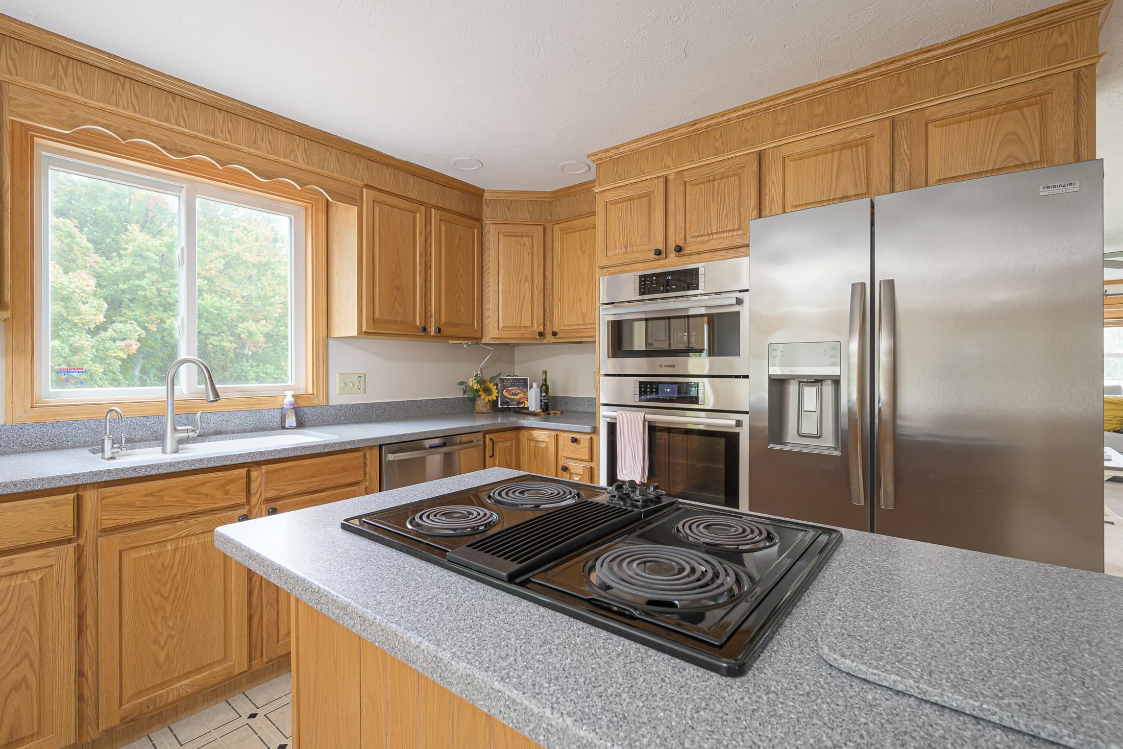 Single Family Residence at 49 Fieldstone Dr, Gardner MA 01440, Gardner, photo 16 of 38