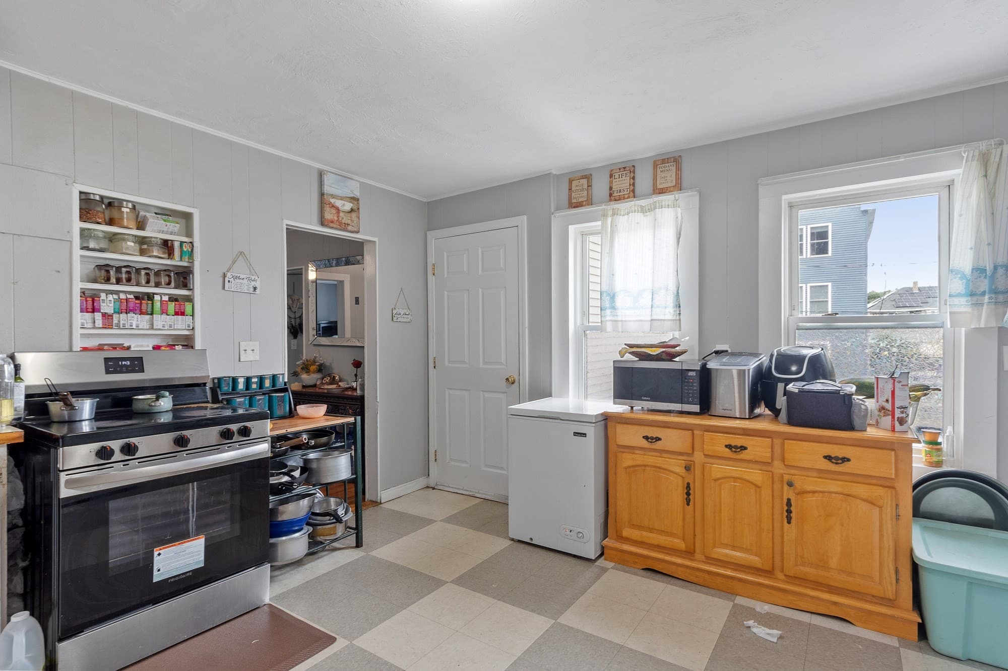 3 Family at 282 Charles St, Fitchburg MA 01420, Fitchburg, photo 13 of 15