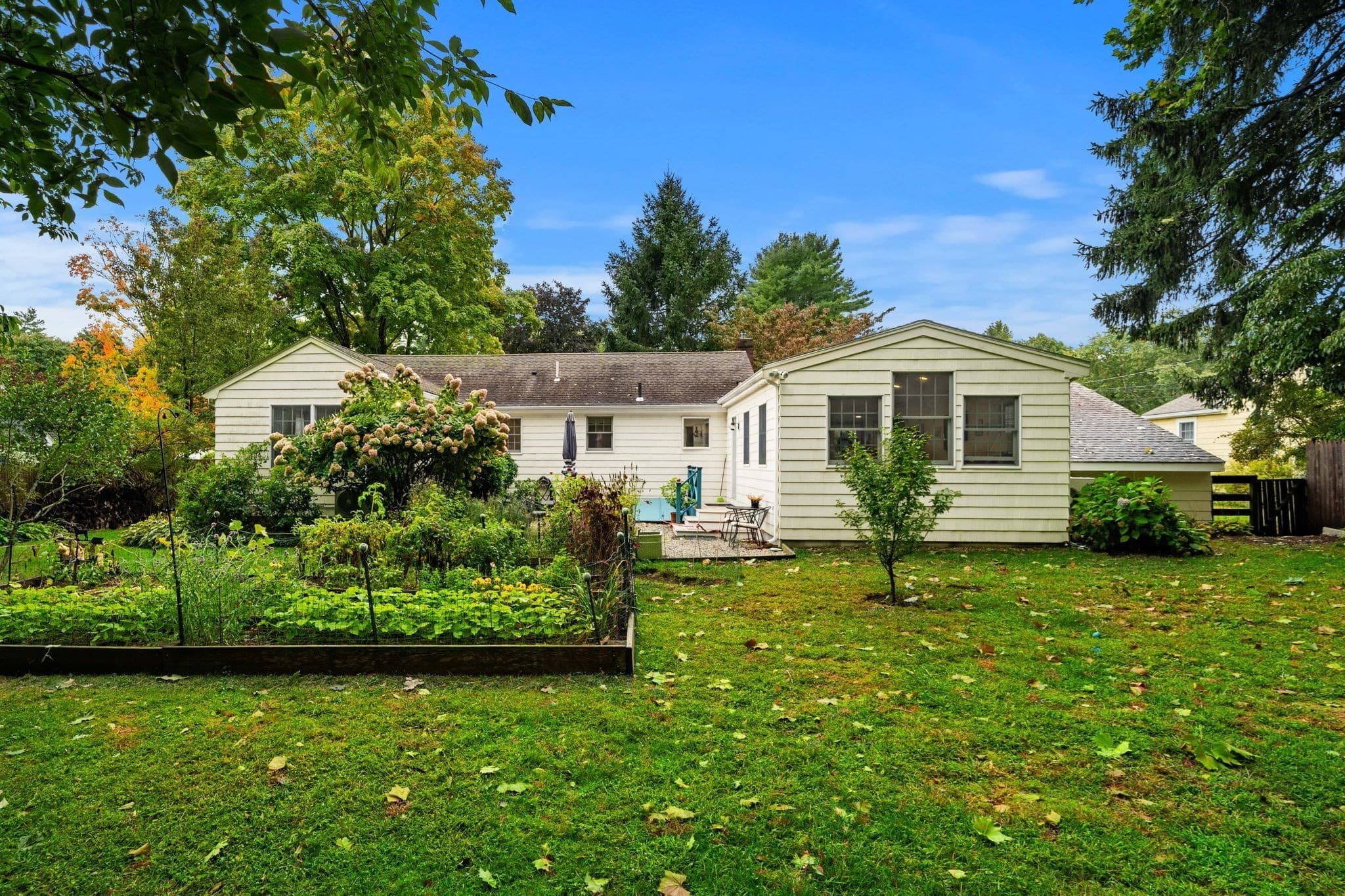 Single Family Residence at 14 Ortins Rd, Hamilton MA 01982, Hamilton, photo 4 of 42