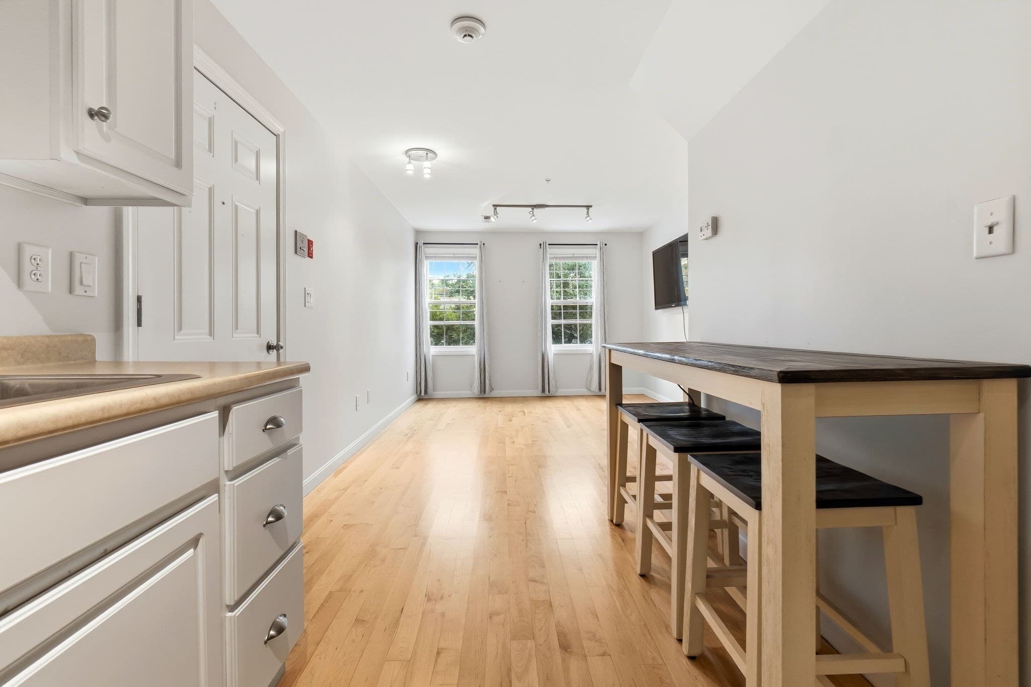 Condominium at 23 South Main St # 5, Ipswich MA 01938, Ipswich, photo 17 of 28