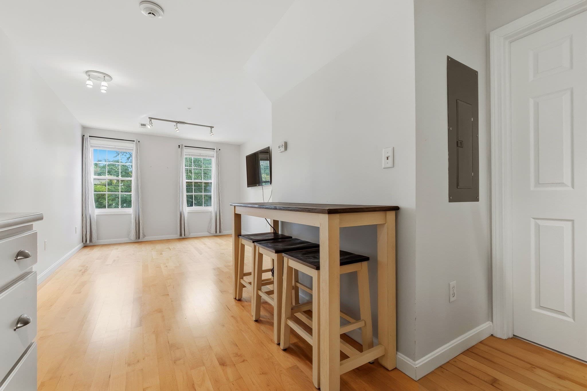 Condominium at 23 South Main St # 5, Ipswich MA 01938, Ipswich, photo 19 of 28
