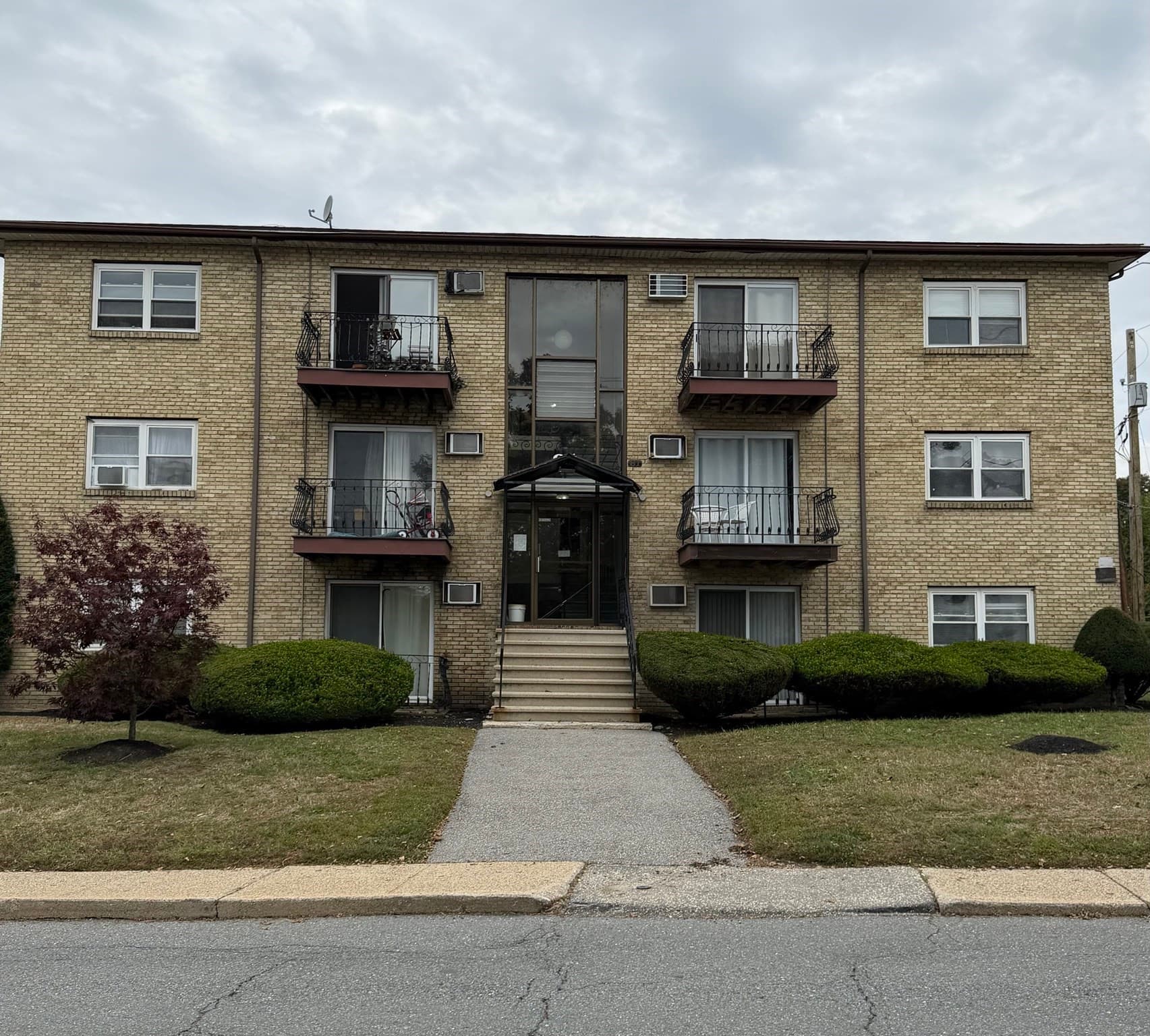 81 High St # 4, Amesbury MA 01913