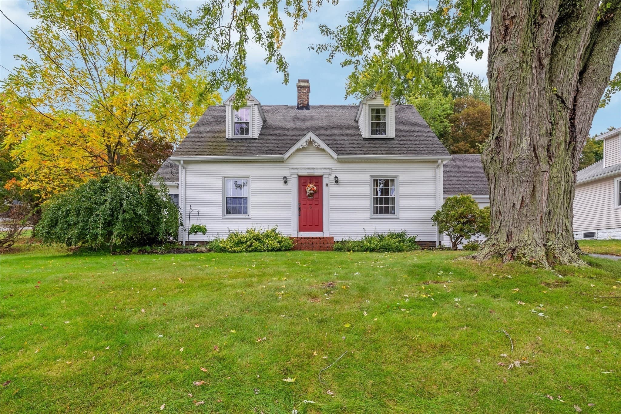 Single Family Residence at 5 Field St, Auburn MA 01501, Auburn, photo 3 of 38