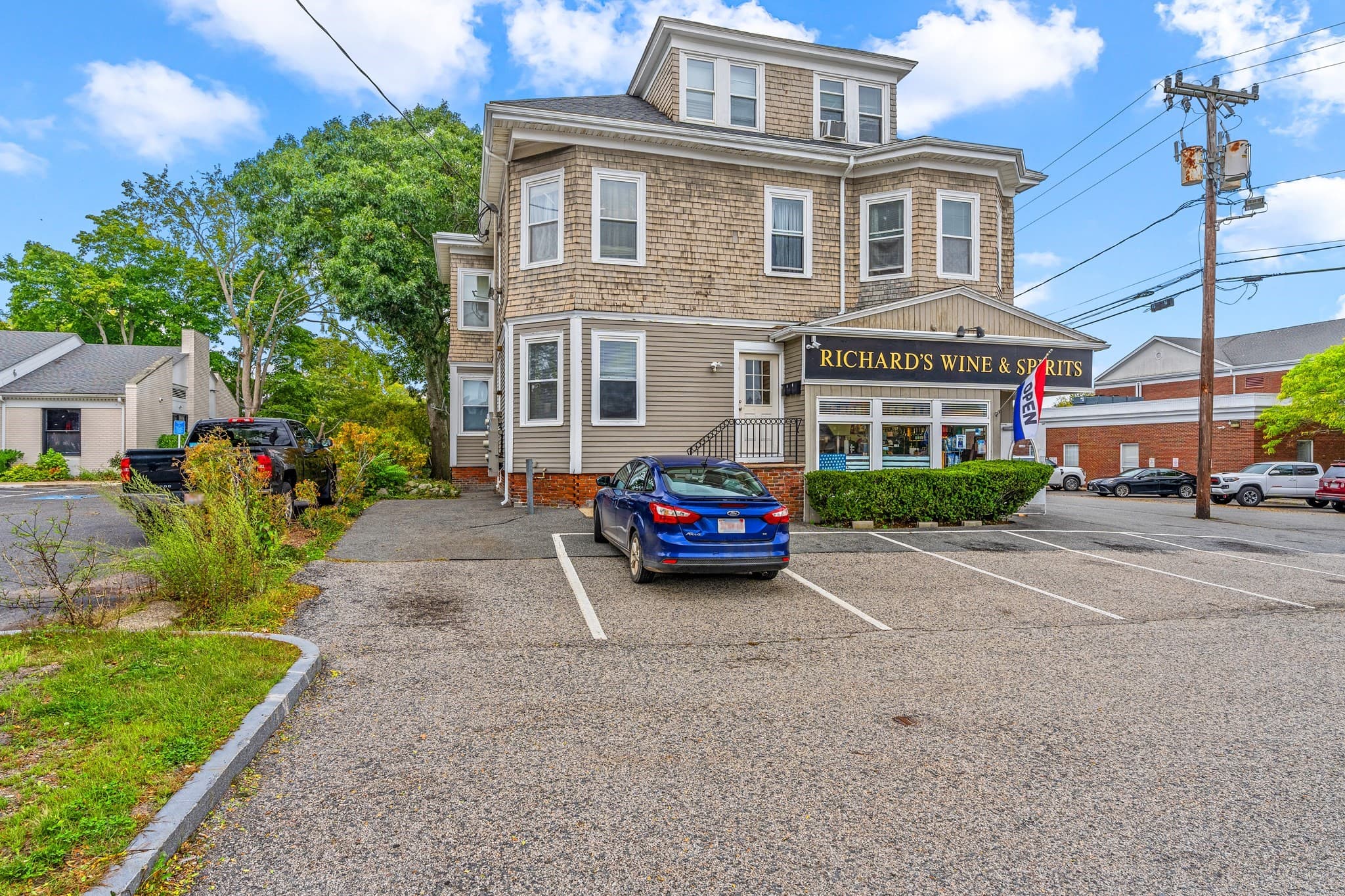 3 Family at 12-14 N Park Ave, Plymouth MA 02360, Plymouth, photo 3 of 38