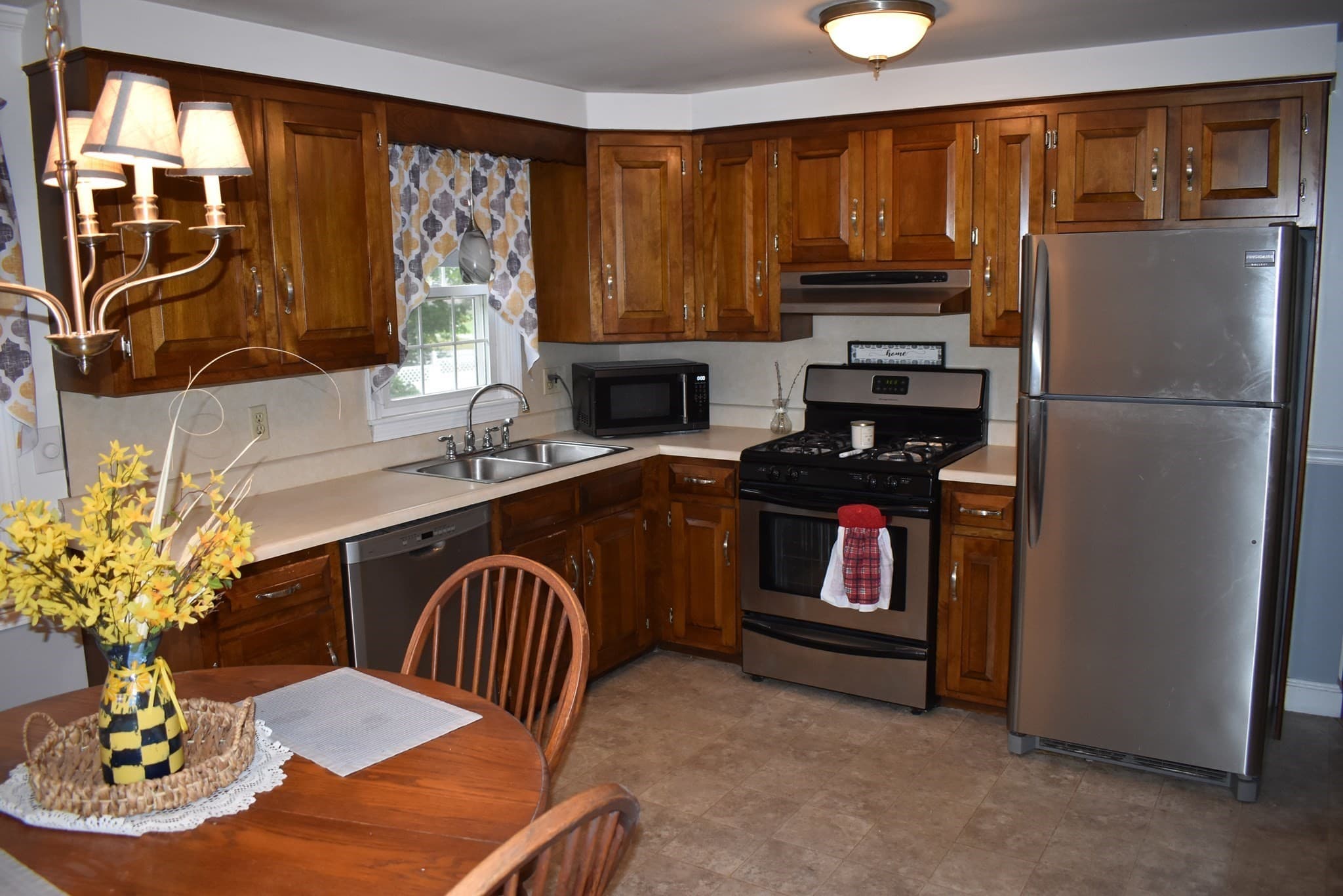 Single Family Residence at 107 Gardner St, Groveland MA 01834, Groveland, photo 6 of 40