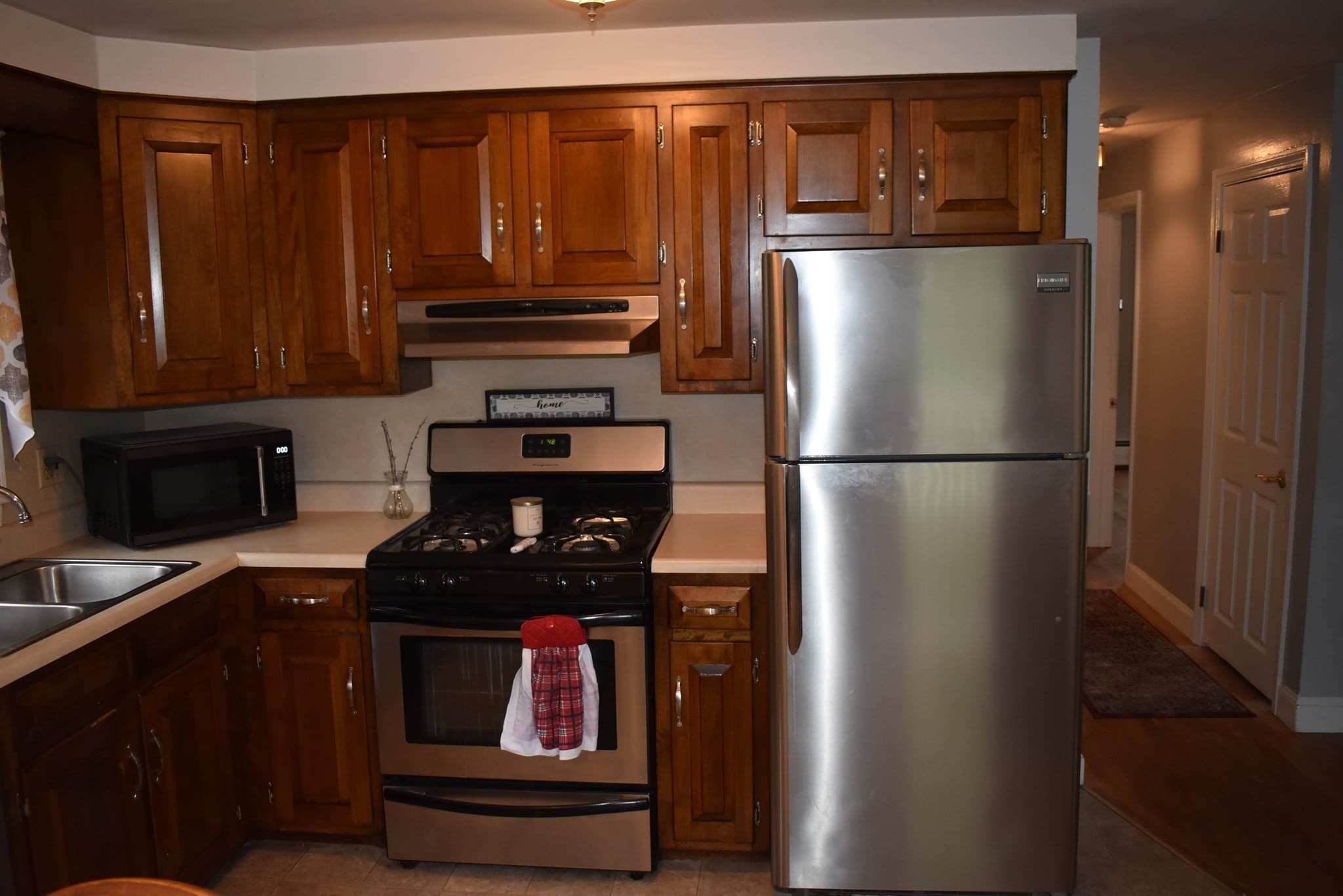 Single Family Residence at 107 Gardner St, Groveland MA 01834, Groveland, photo 9 of 40