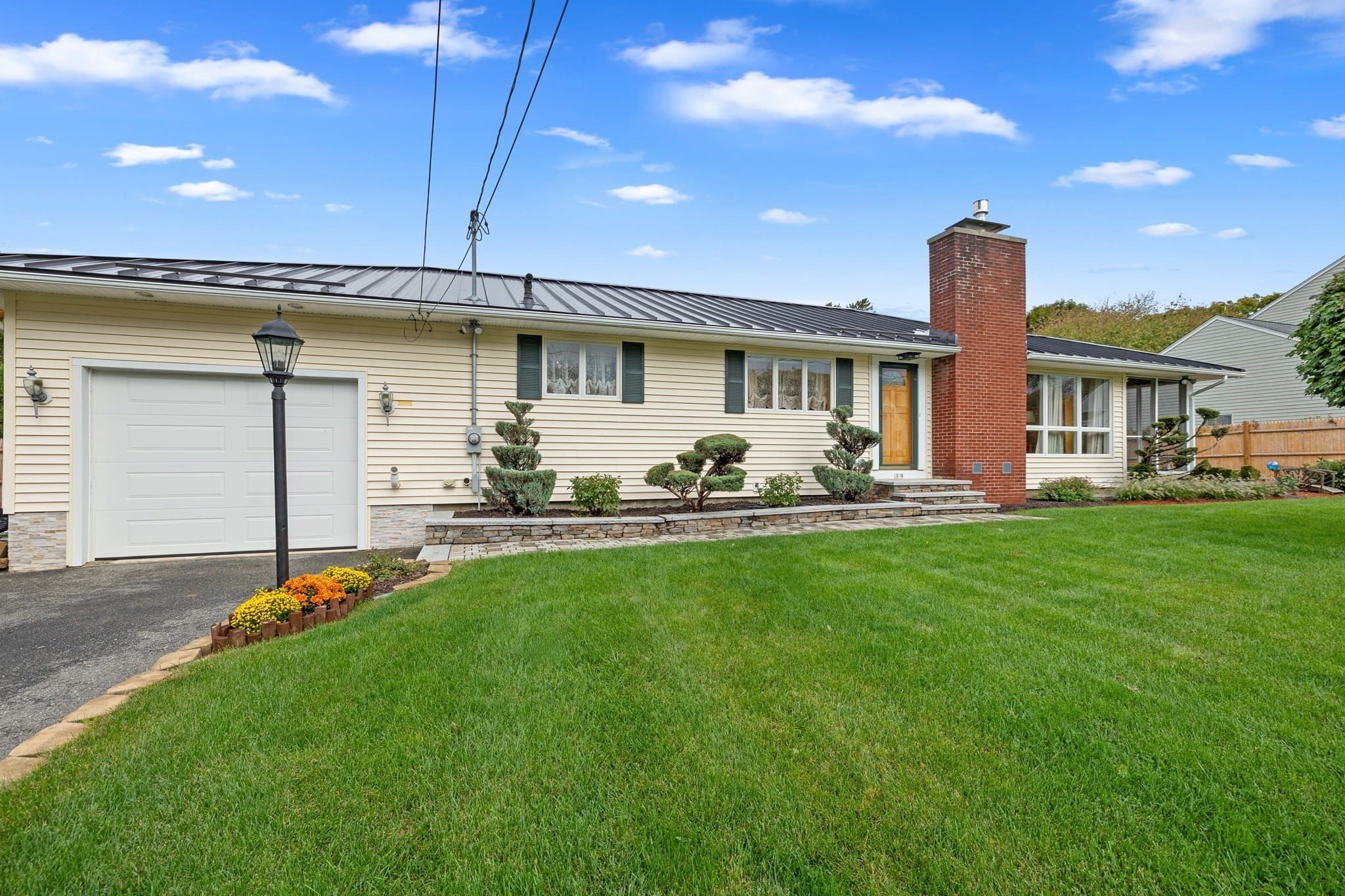 39 Adams Ave, North Andover MA 01845