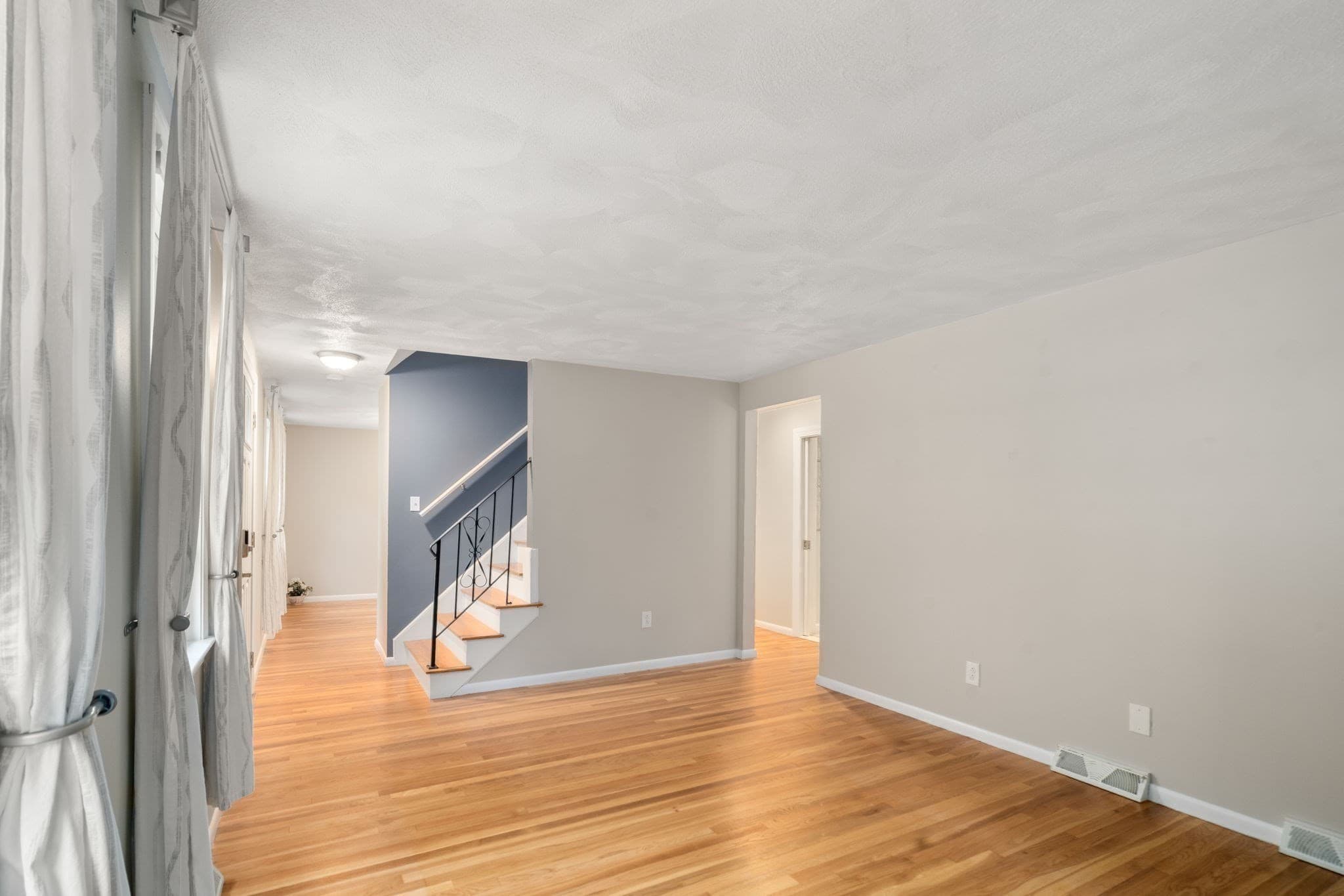Single Family Residence at 165 Lockland Ave, Framingham MA 01701, Framingham, photo 14 of 34