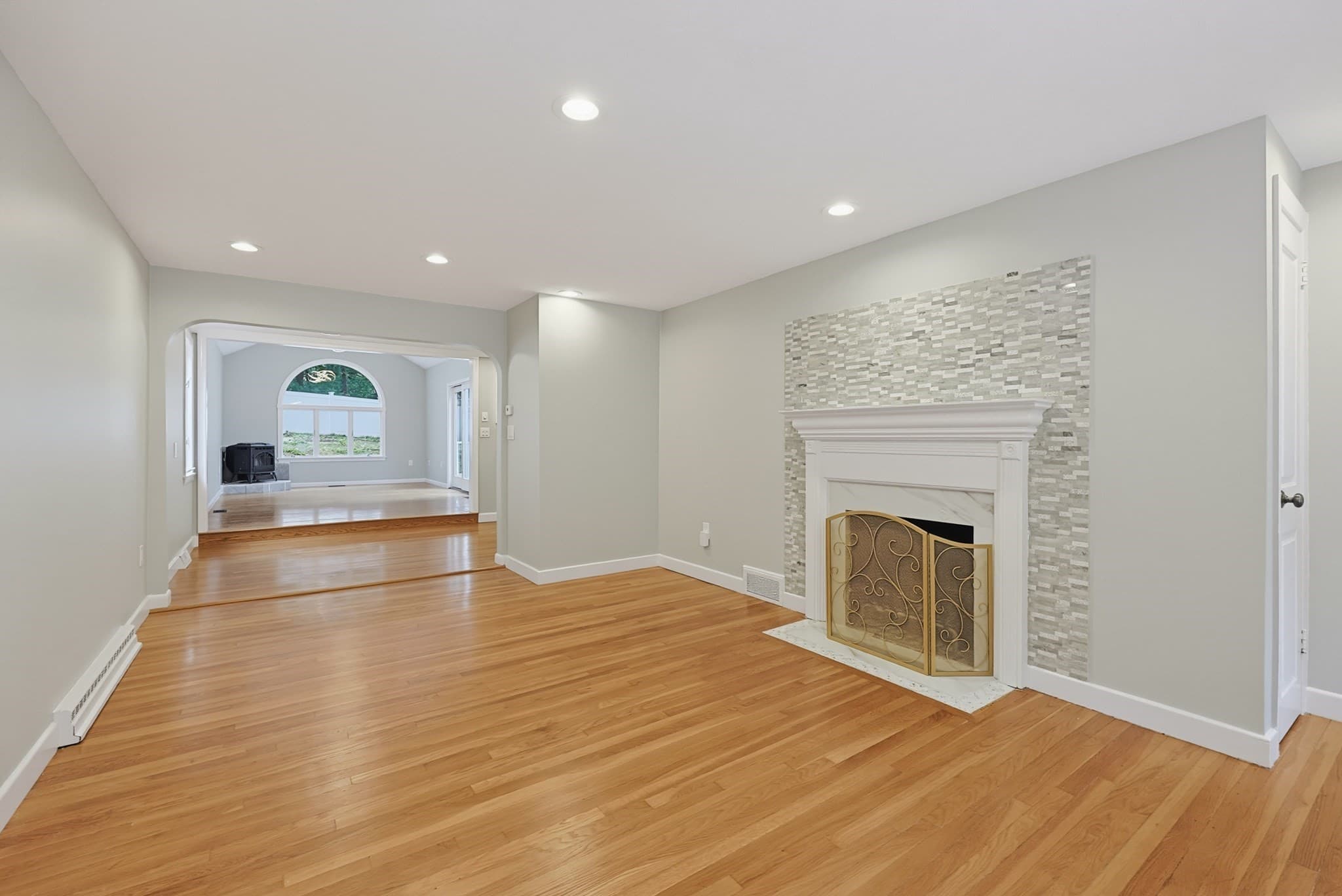 Single Family Residence at 29 Sunnyside Rd, Lynn MA 01905, Lynn, photo 6 of 25