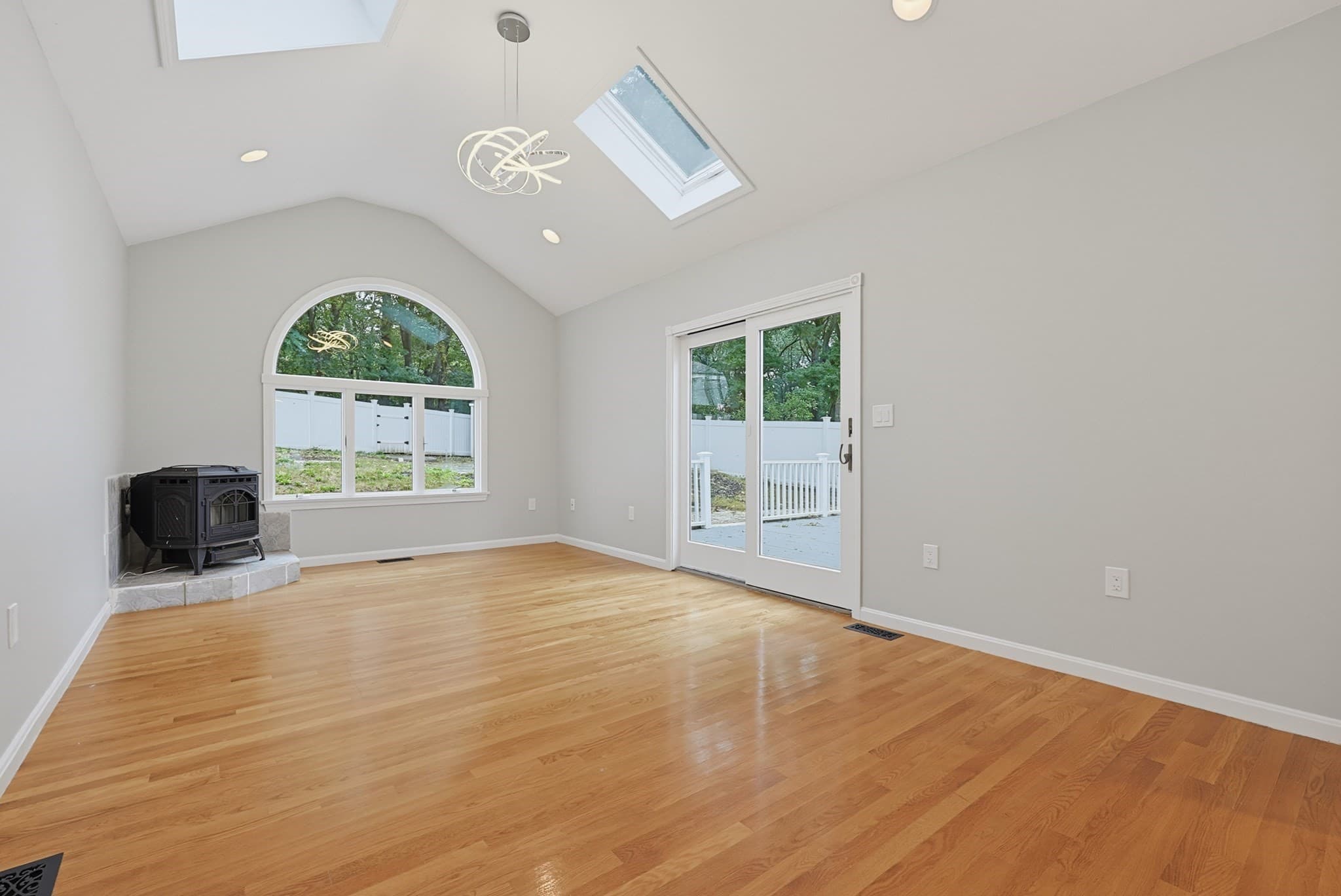 Single Family Residence at 29 Sunnyside Rd, Lynn MA 01905, Lynn, photo 12 of 25