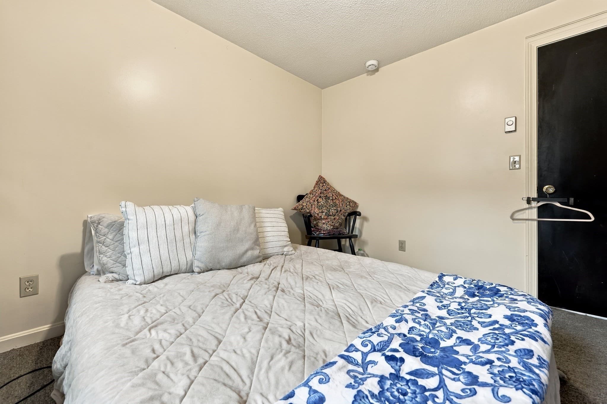 2 Family - 2 Units Up/Down at 4 Third Avenue, Dudley MA 01571, Dudley, photo 31 of 42