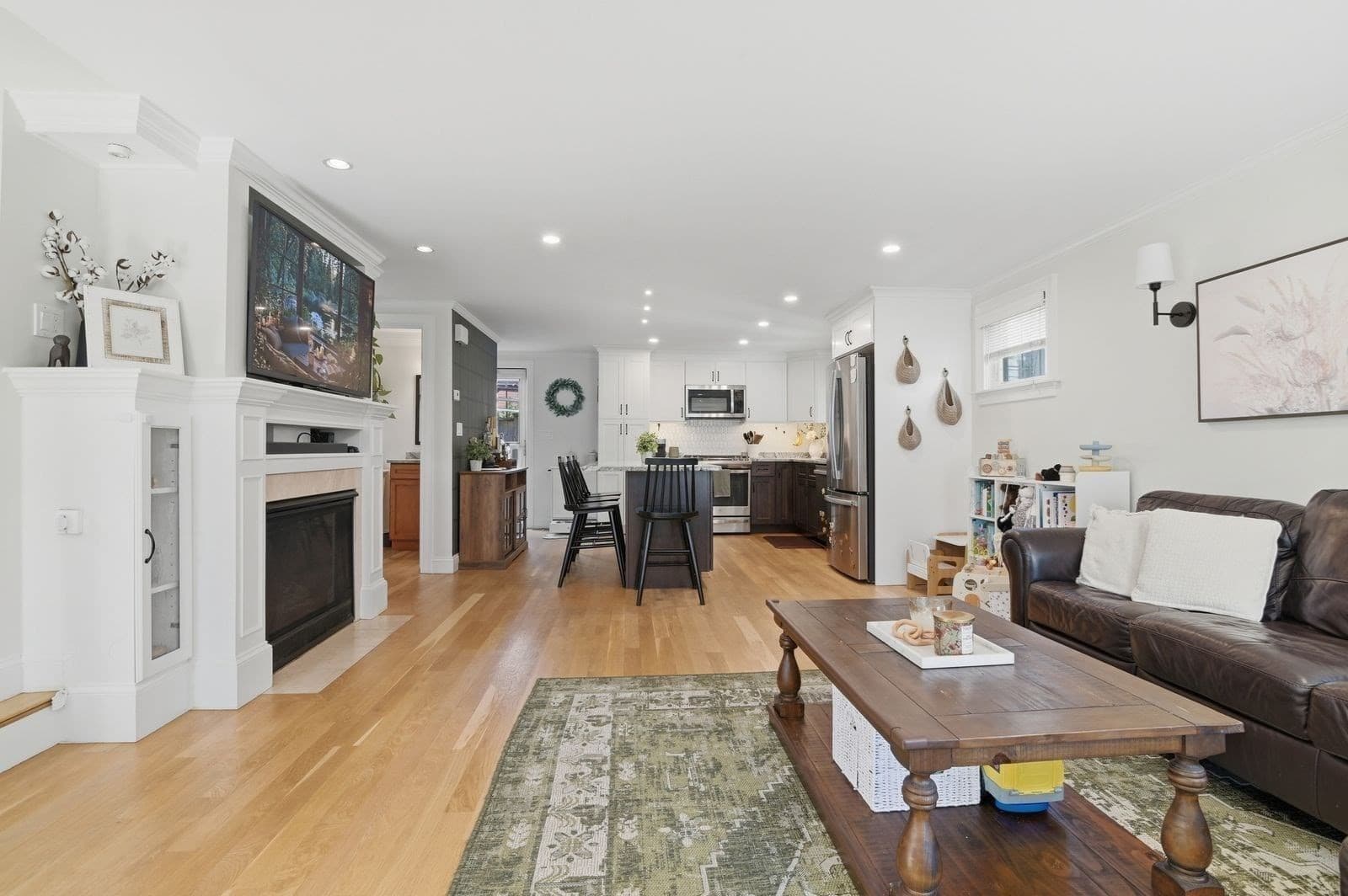 Single Family Residence at 110 Charles St, Quincy MA 02169, Quincy, photo 9 of 31
