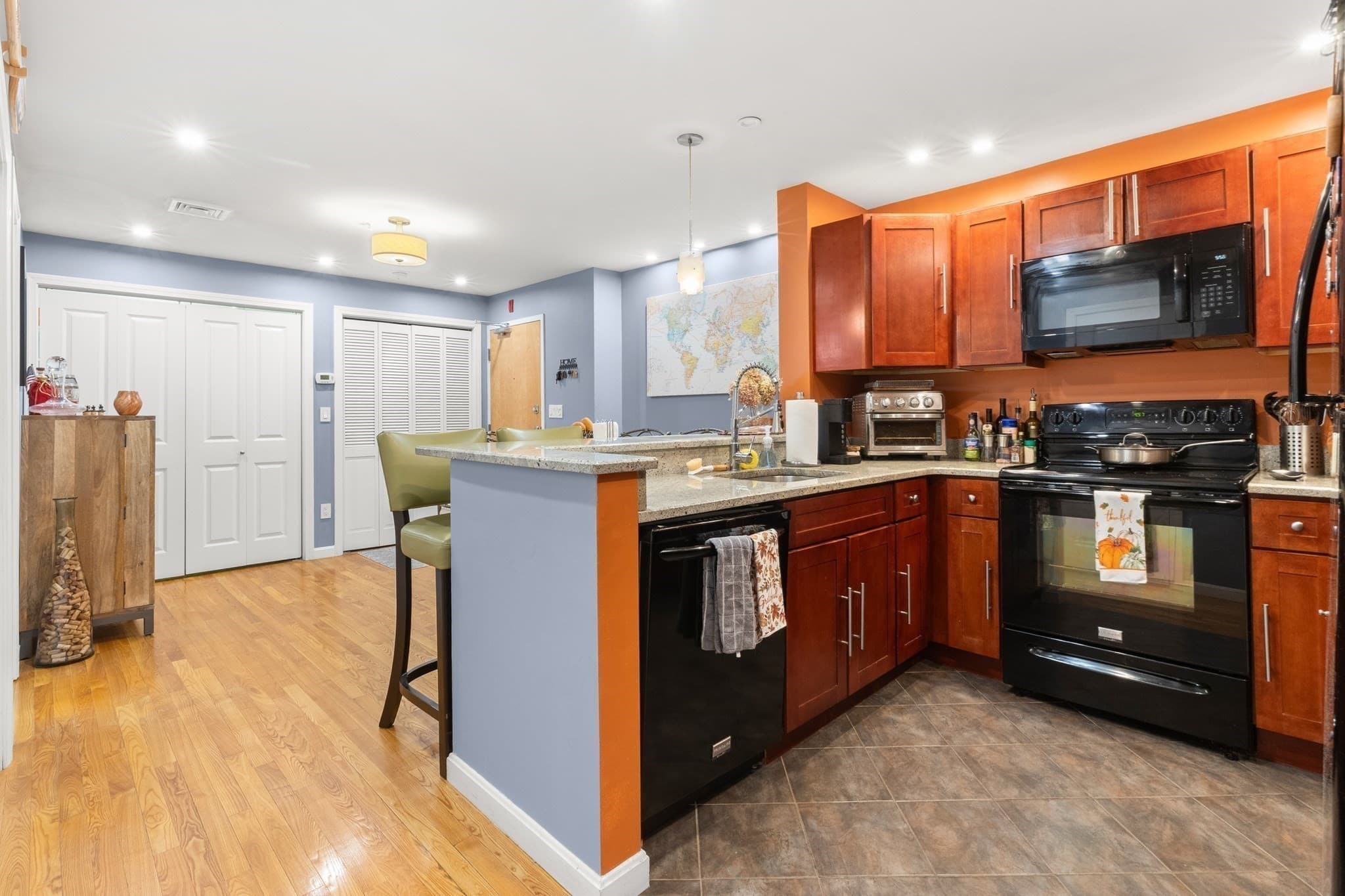 Condominium at 170 Oxford St # 201, Lynn MA 01901, Lynn, photo 4 of 17