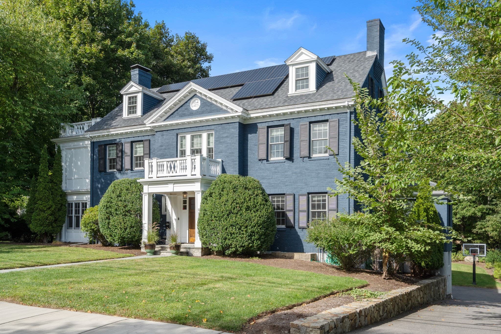 91 Nehoiden Rd, Newton MA 02468