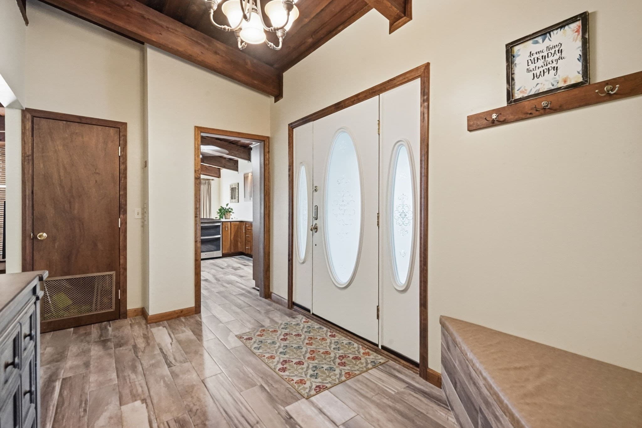 Single Family Residence at 10 Circle Dr, Wilbraham MA 01095, Wilbraham, photo 6 of 36