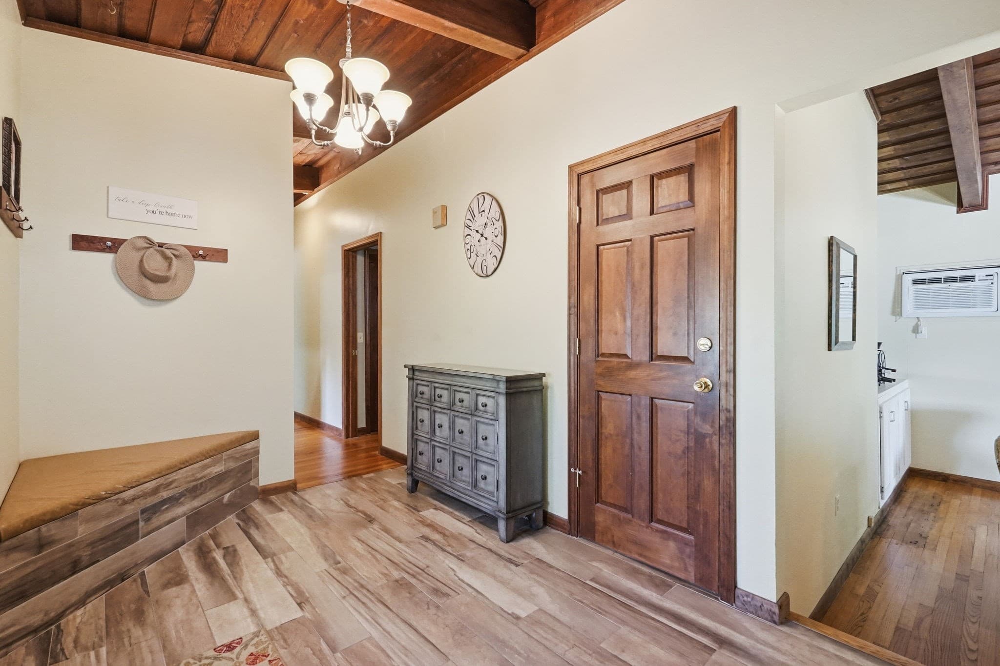 Single Family Residence at 10 Circle Dr, Wilbraham MA 01095, Wilbraham, photo 5 of 36