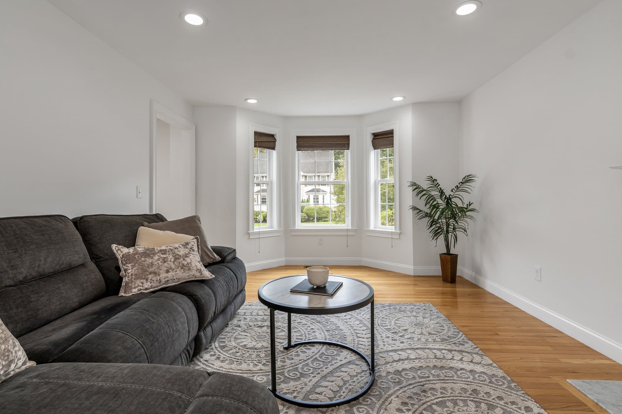 Single Family Residence at 1 Kerrigan Way, Woburn MA 01801, Woburn, photo 3 of 25