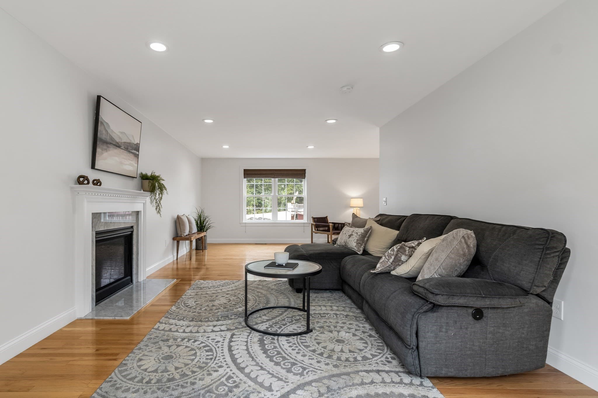 Single Family Residence at 1 Kerrigan Way, Woburn MA 01801, Woburn, photo 4 of 25