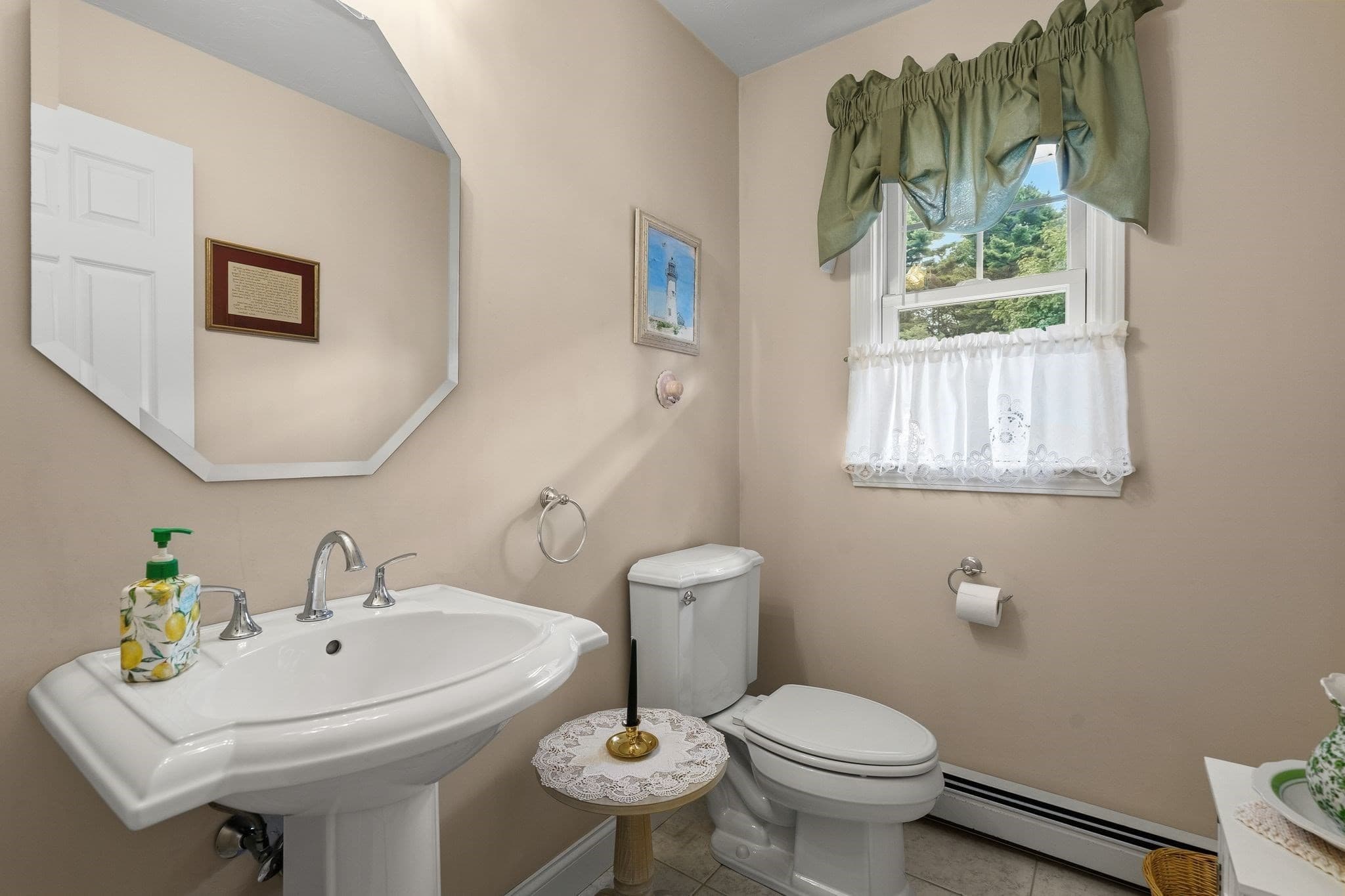 Condominium at 46 Holly Circle # 46, Kingston MA 02364, Kingston, photo 18 of 41
