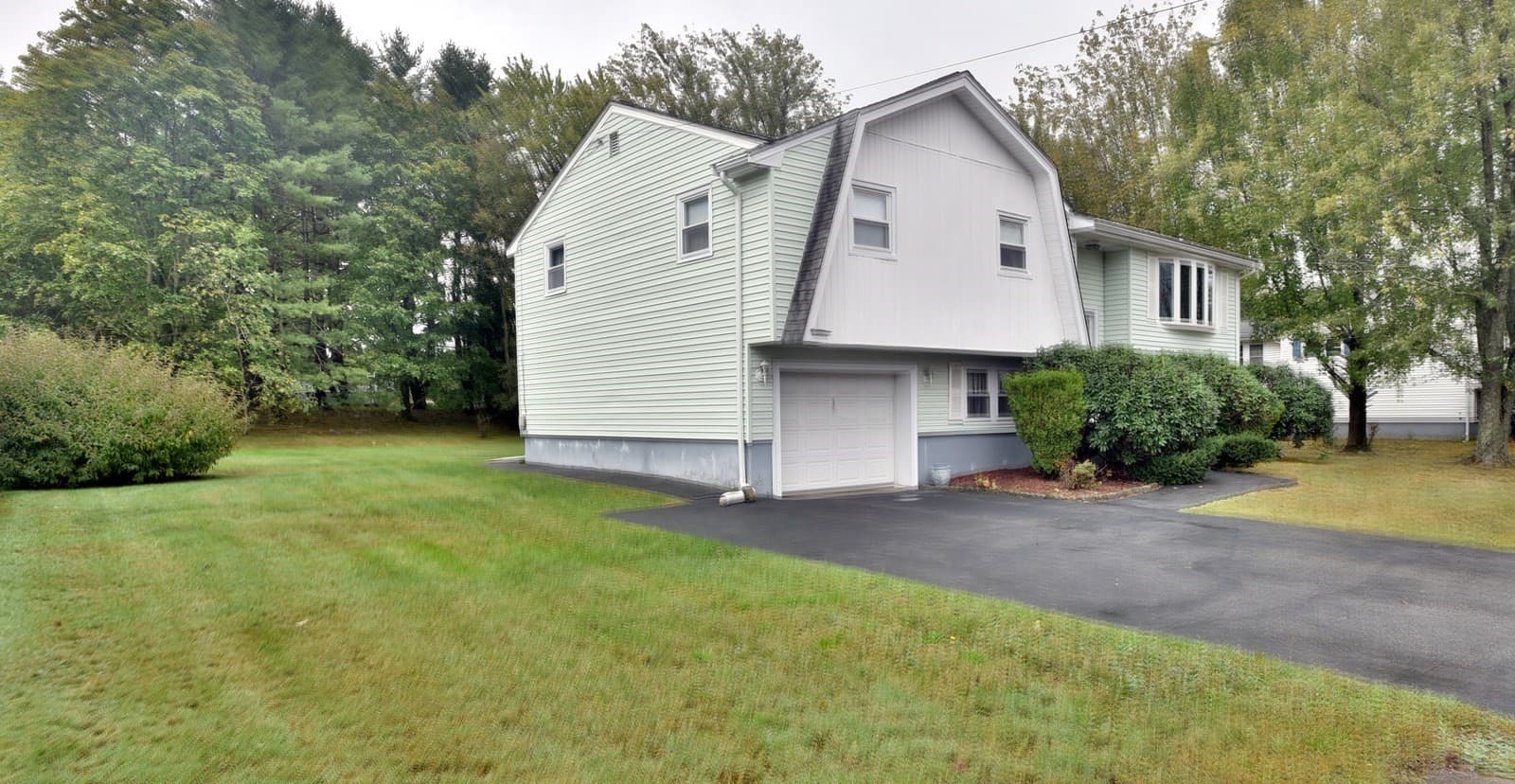 Single Family Residence at 18 Delorenzo Dr, Randolph MA 02368, Randolph, photo 2 of 31