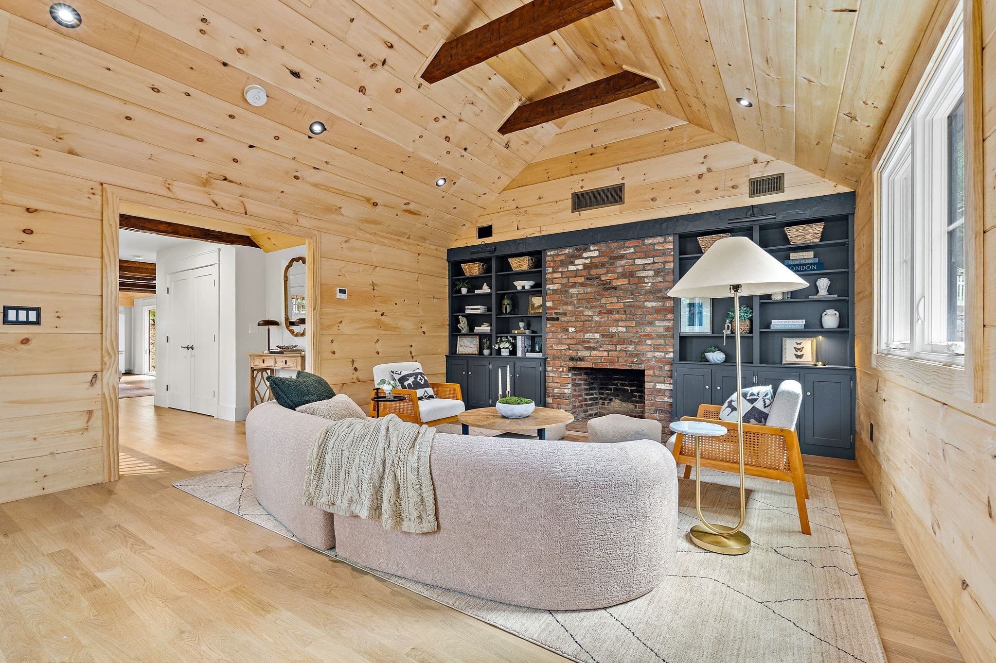 Single Family Residence at 10 Noonhill Rd, Medfield MA 02052, Medfield, photo 5 of 41