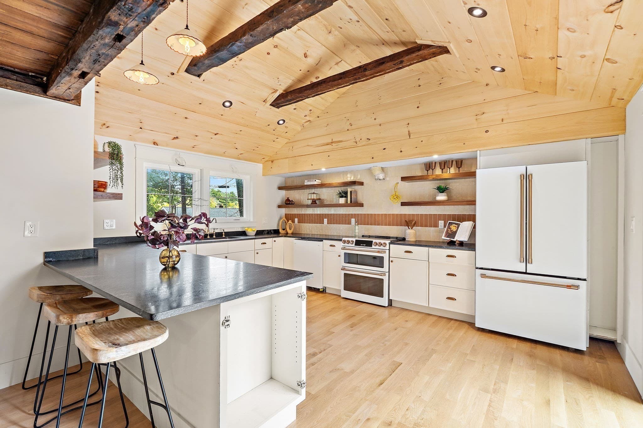 Single Family Residence at 10 Noonhill Rd, Medfield MA 02052, Medfield, photo 15 of 41