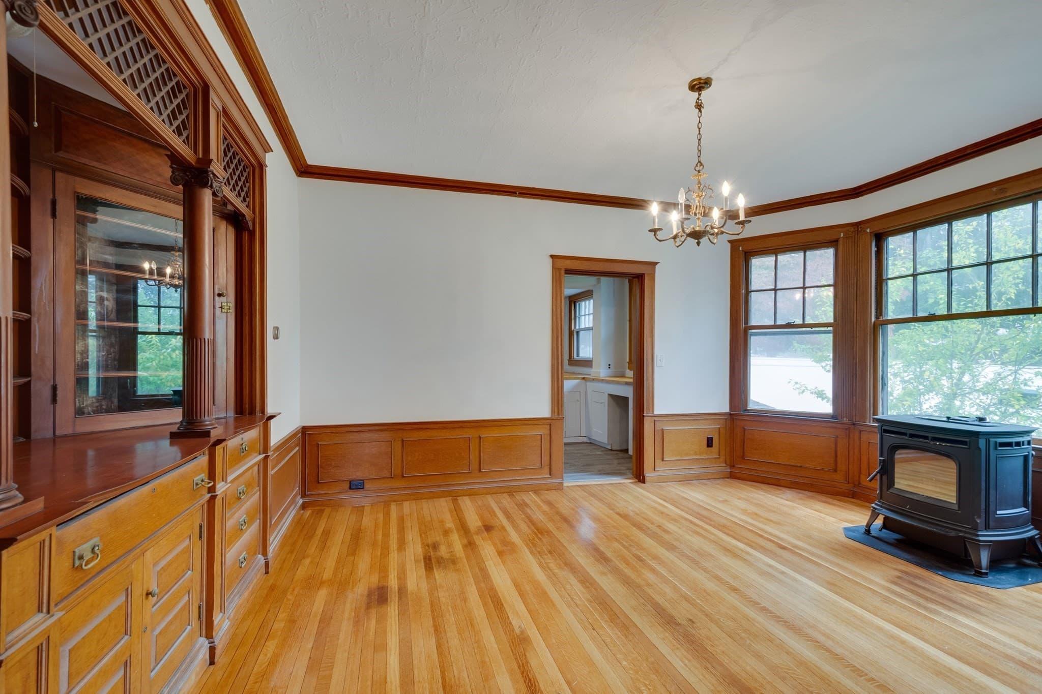 Single Family Residence at 217 Lawrence St, Haverhill MA 01830, Haverhill, photo 11 of 39