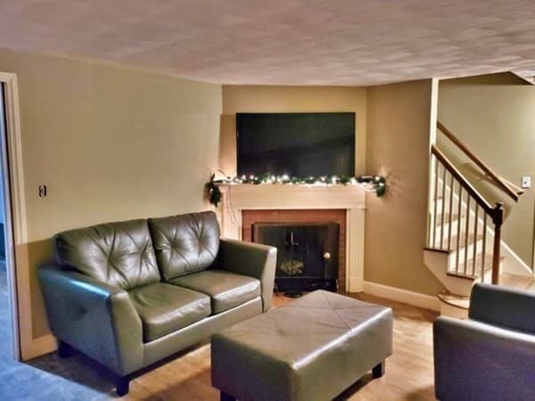 Single Family Residence at 188 Bowles Park, Springfield MA 01104, Springfield, photo 2 of 11