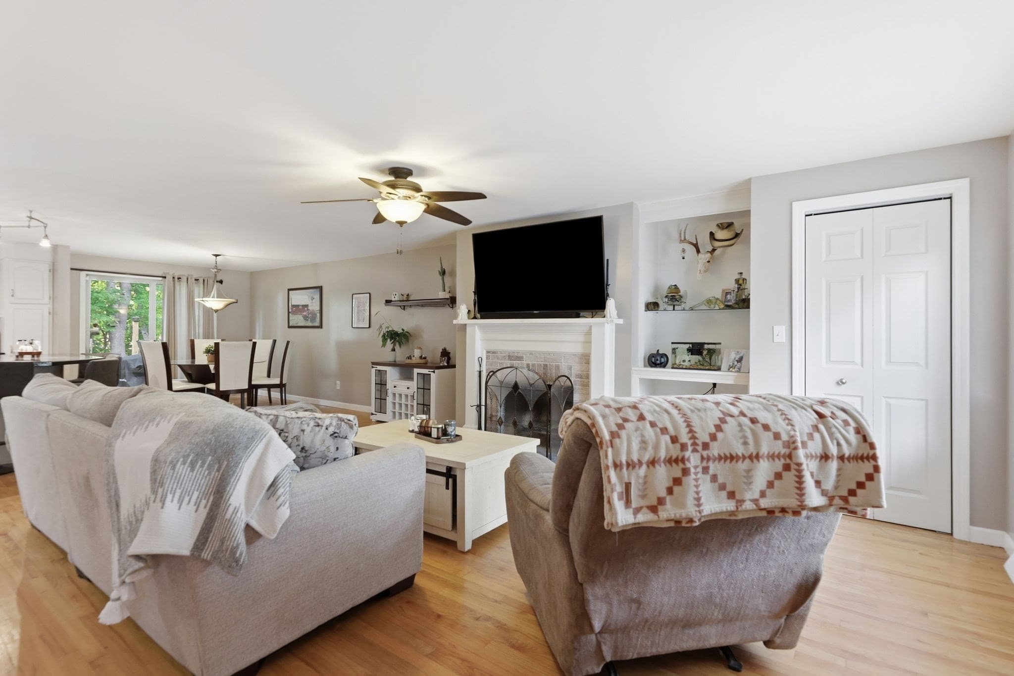 Condominium at 18 Mansion Woods Dr # C, Agawam MA 01001, Agawam, photo 6 of 38