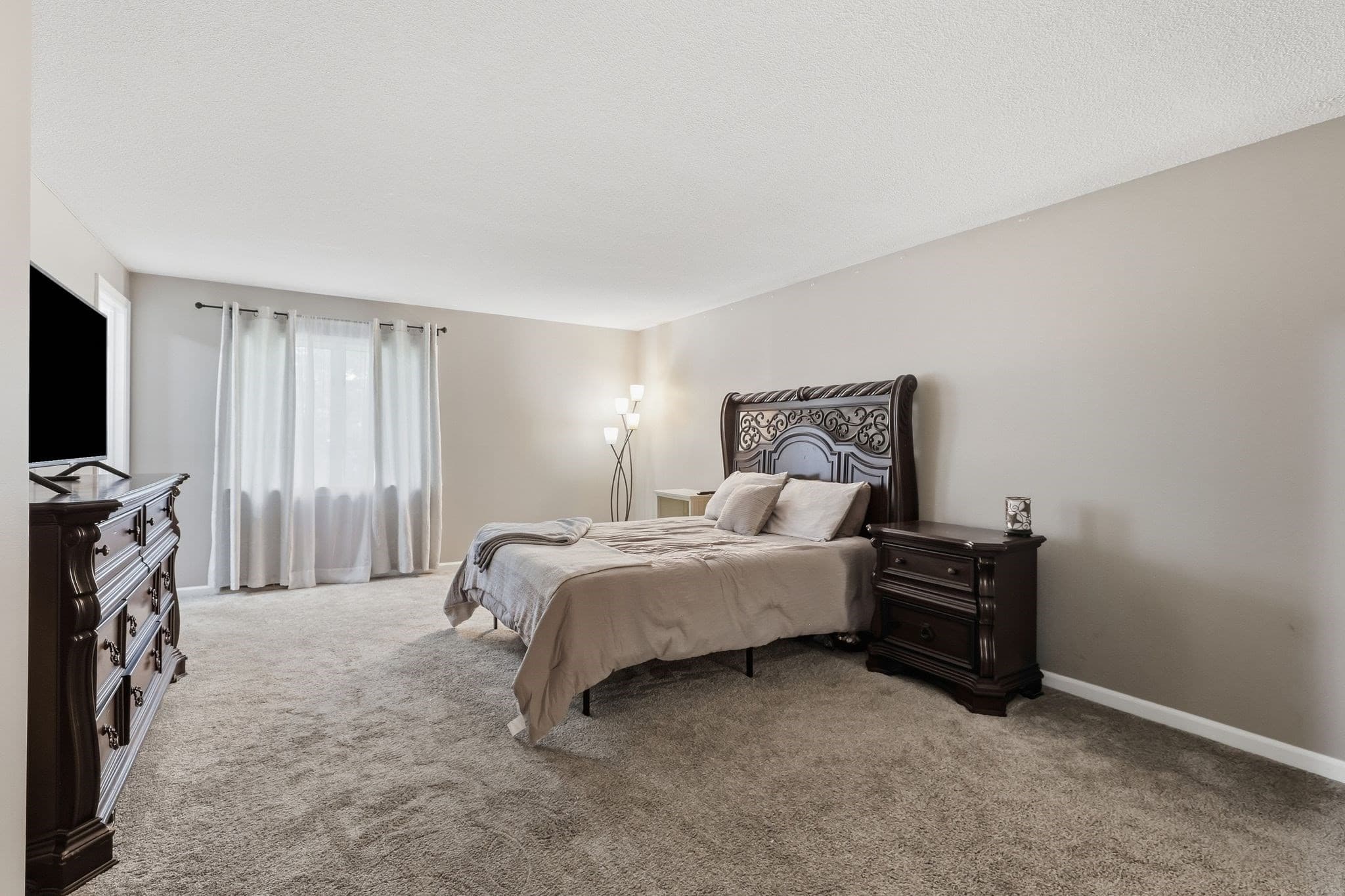 Condominium at 18 Mansion Woods Dr # C, Agawam MA 01001, Agawam, photo 17 of 38
