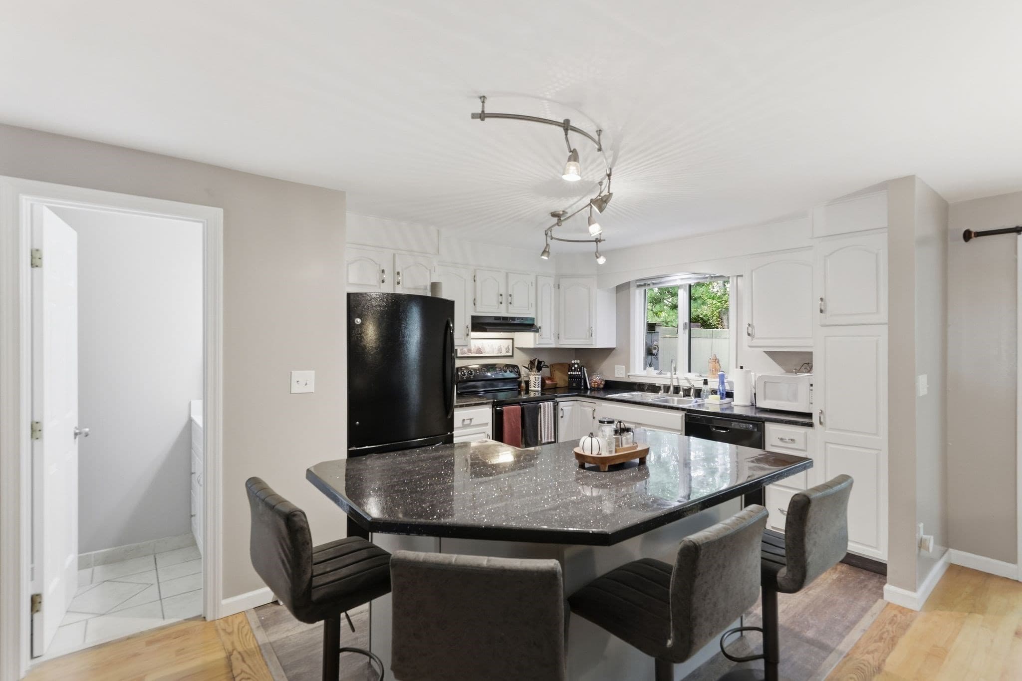 Condominium at 18 Mansion Woods Dr # C, Agawam MA 01001, Agawam, photo 12 of 38