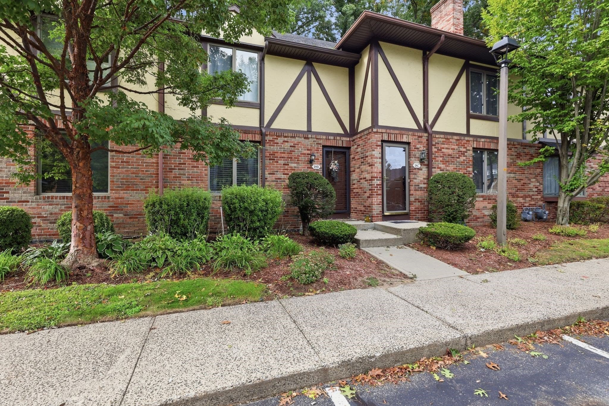 18 Mansion Woods Dr # C, Agawam MA 01001
