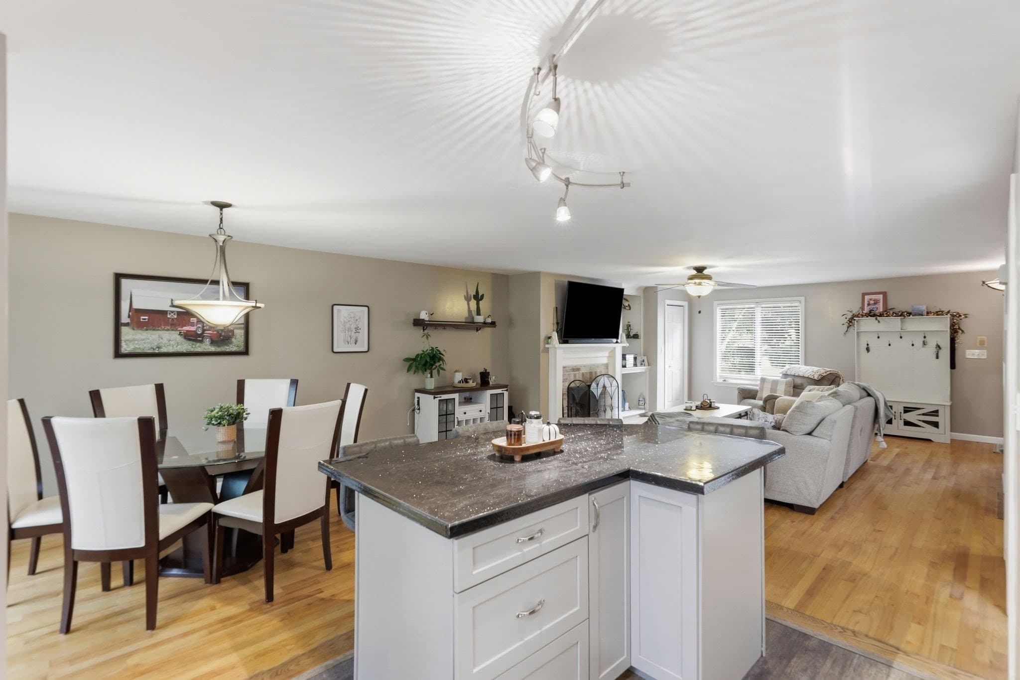 Condominium at 18 Mansion Woods Dr # C, Agawam MA 01001, Agawam, photo 14 of 38