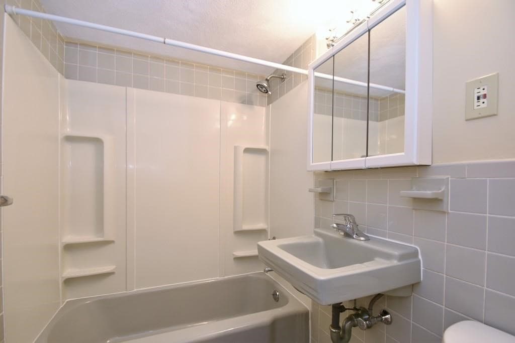 Condominium at 1105 Lexington St # 3, Waltham MA 02452, Waltham, photo 12 of 12