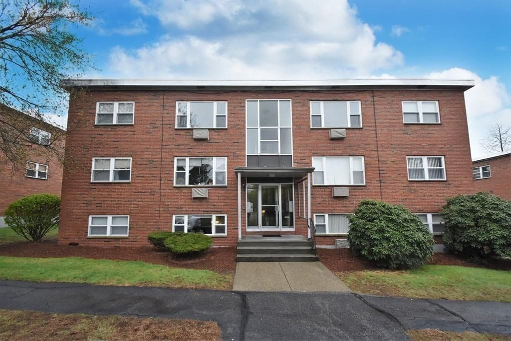 1105 Lexington St # 3, Waltham MA 02452