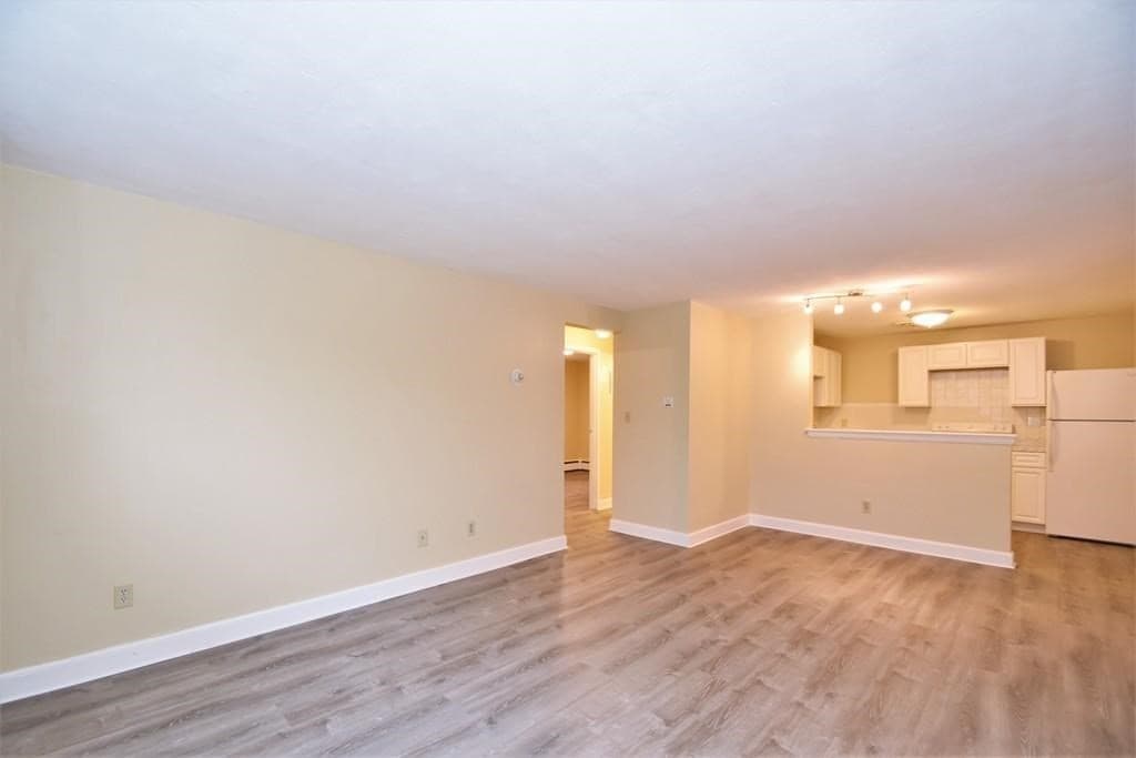 Condominium at 1105 Lexington St # 3, Waltham MA 02452, Waltham, photo 4 of 12